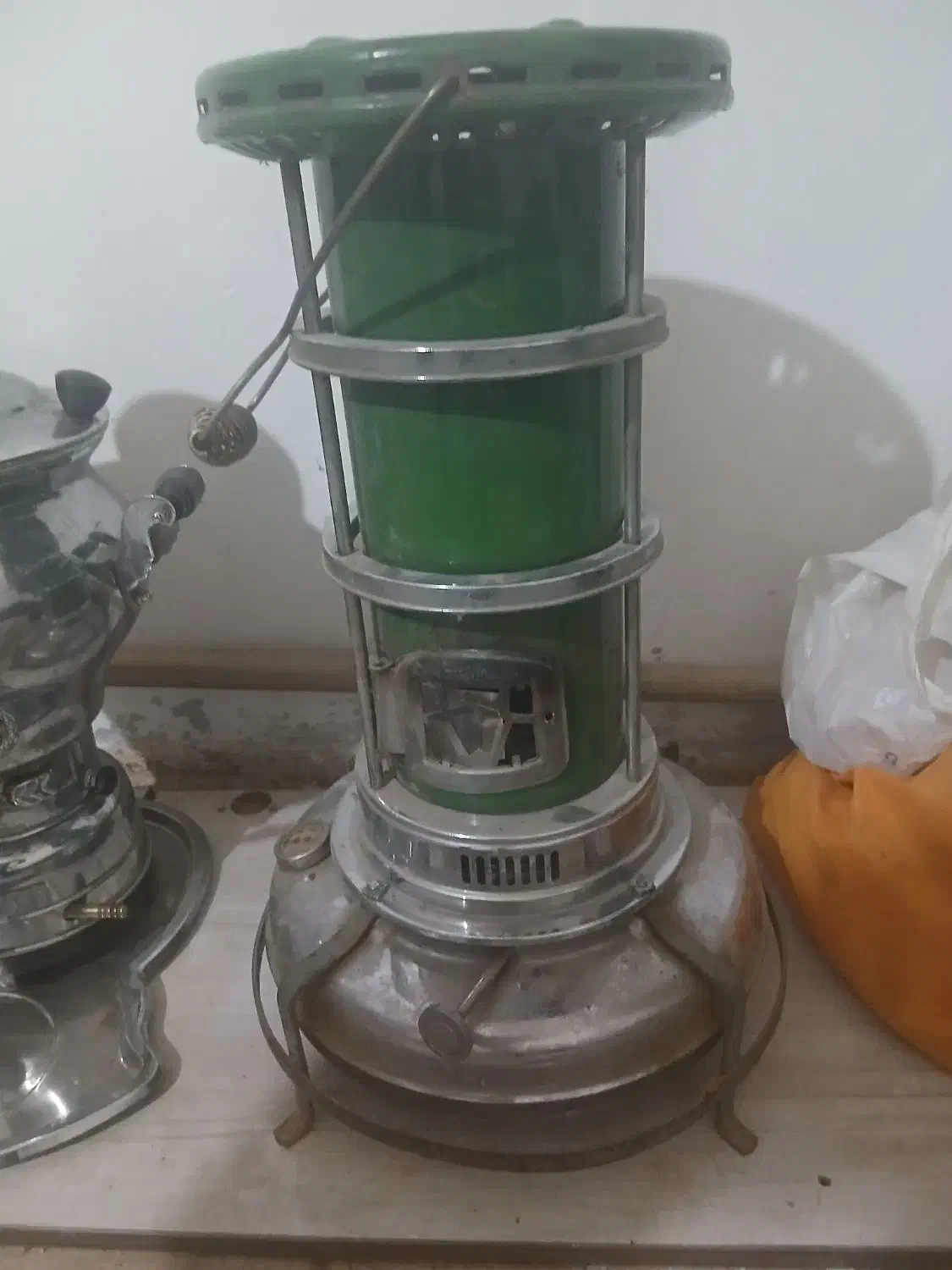 چراغ الاعدین|کلکسیون اشیاء عتیقه|تاکستان, |دیوار