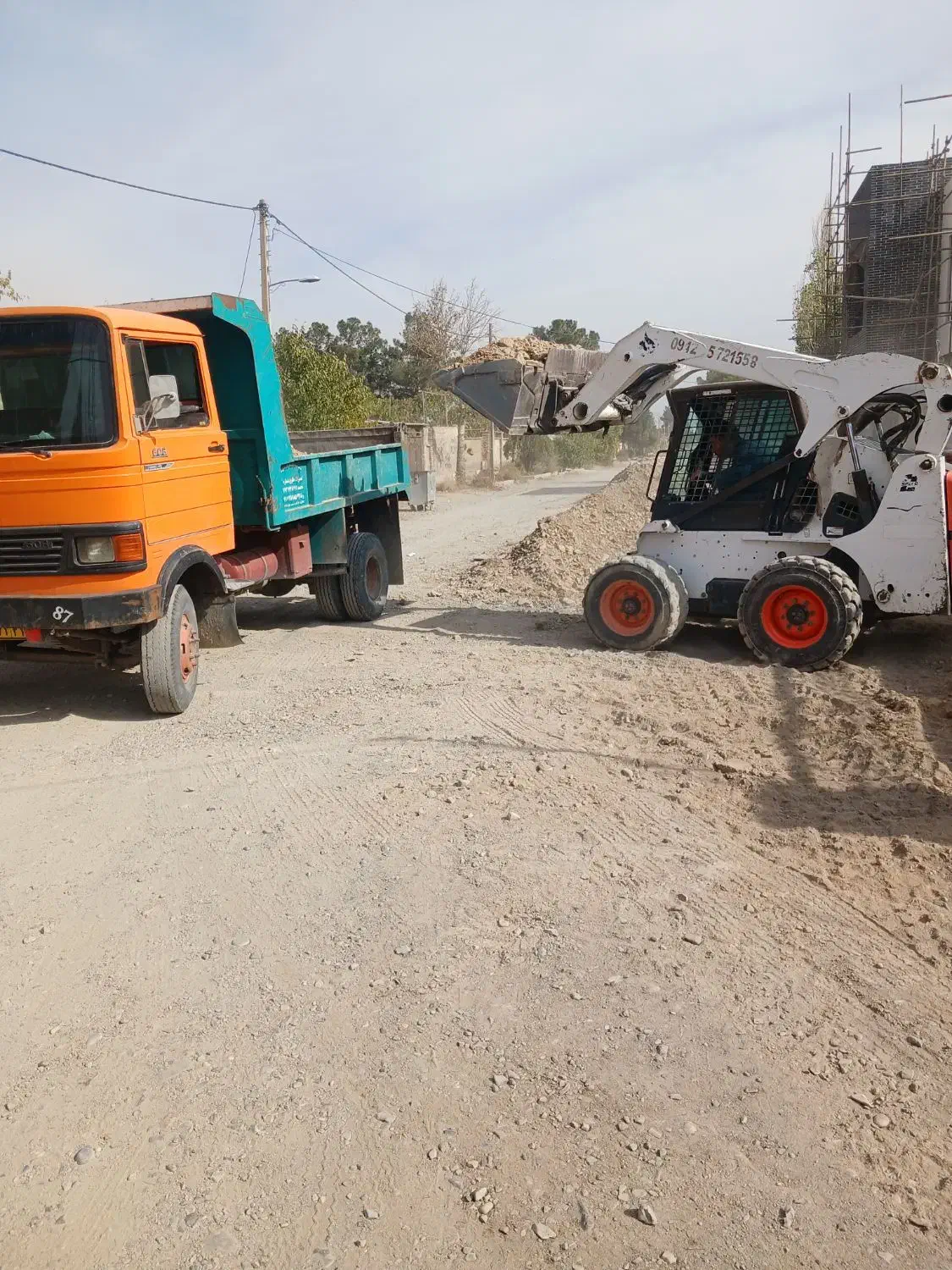 حمل نخاله باخاور بابکت و کارگر پخش مصالح ساختمانی|خدمات حمل و نقل|کرج, کمالشهر|دیوار