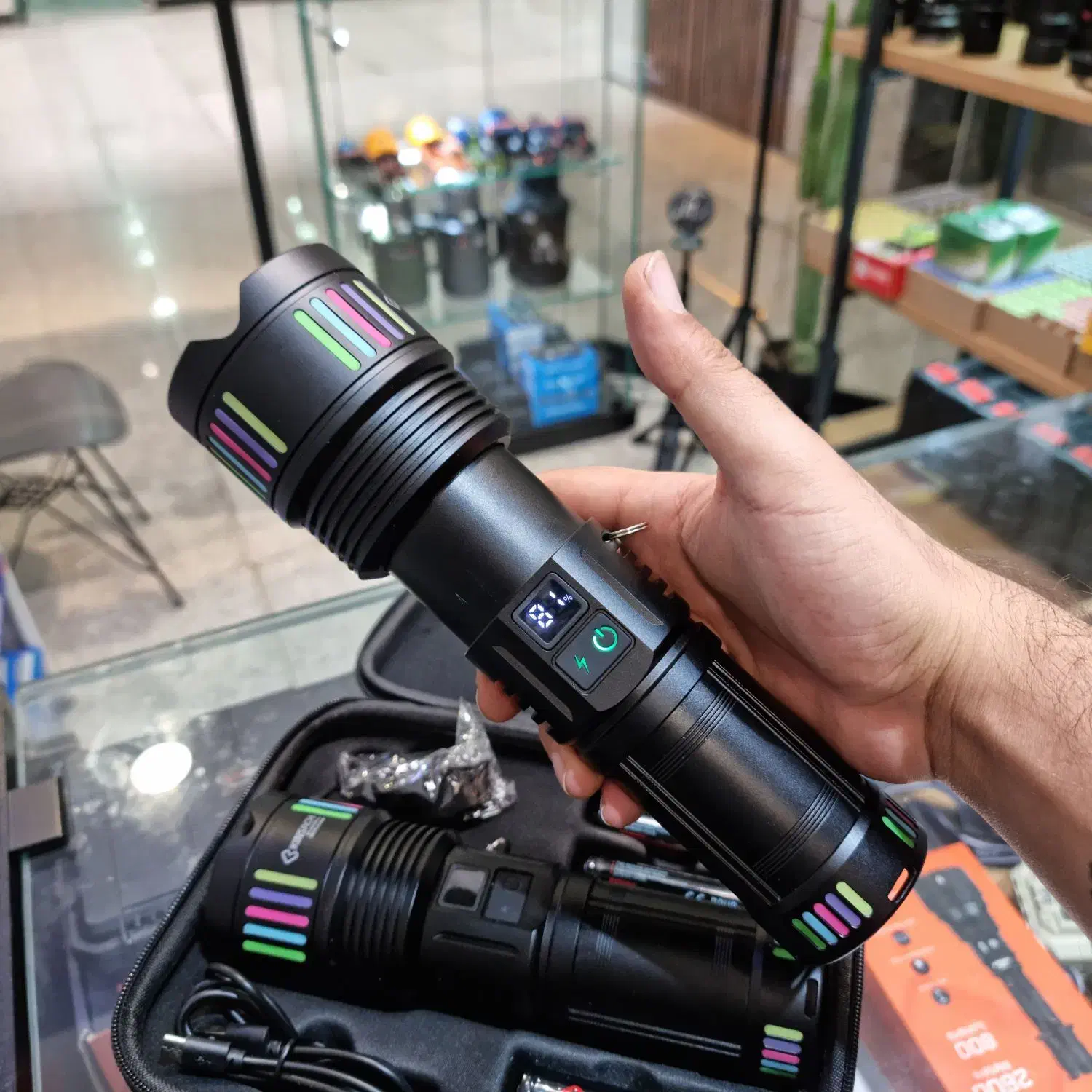 چراغ قوه زوم دار یک کیلومتری کینساچ مدل g601pro|کوهنوردی و کمپینگ|تهران, لاله زار|دیوار