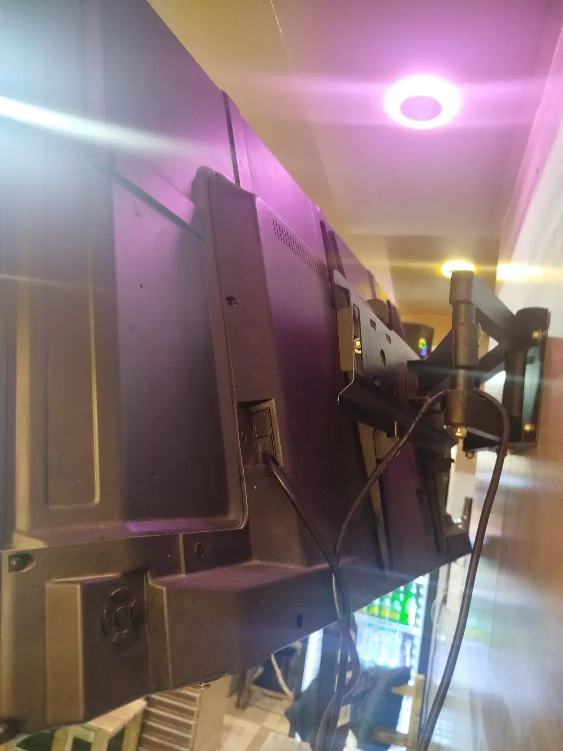 تلویزیون ۴۹ اینچ|تلویزیون و پروژکتور|لاهیجان, لیالستان|دیوار