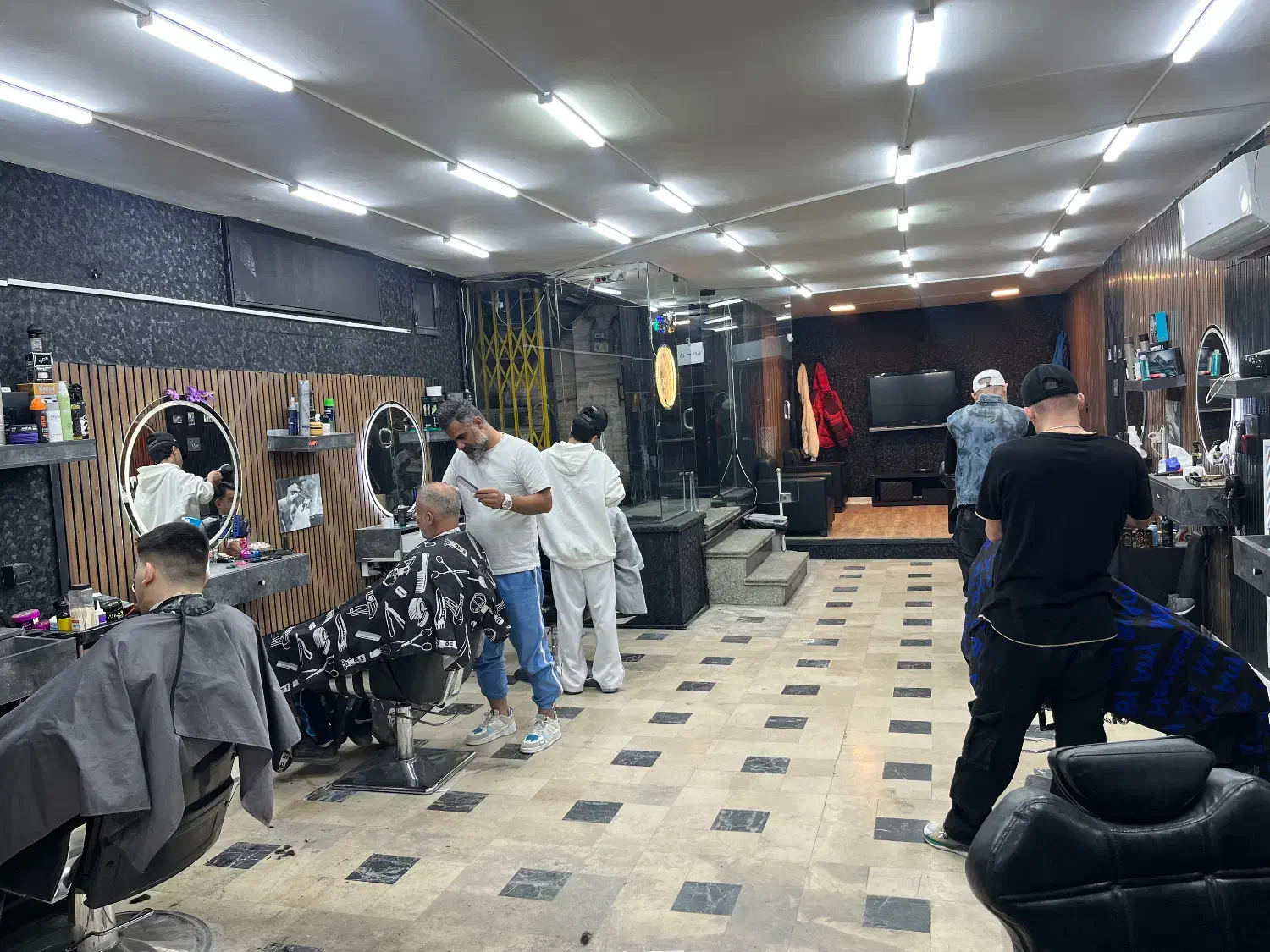 اجاره صندلی آرایشگاه|خدمات آرایشگری و زیبایی|کرج, فاز ۴ مهرشهر|دیوار