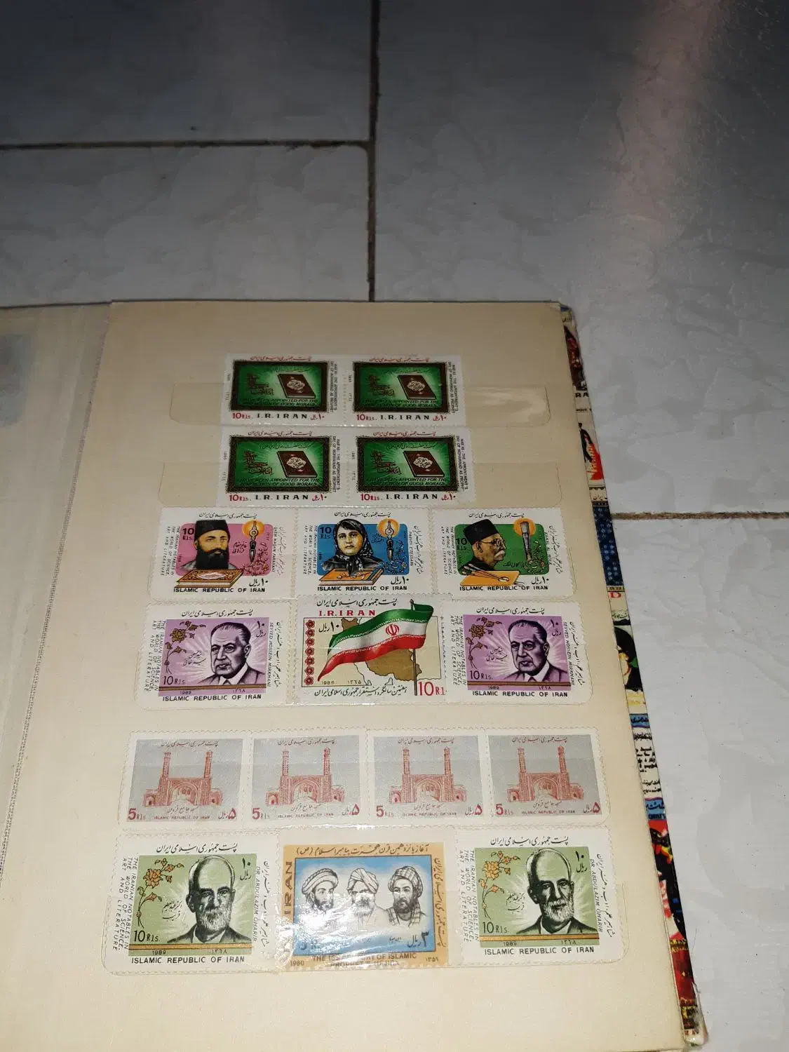 آلبوم تمبر قدیمی|کلکسیون سکه، تمبر، اسکناس|تهران, افسریه شمالی|دیوار