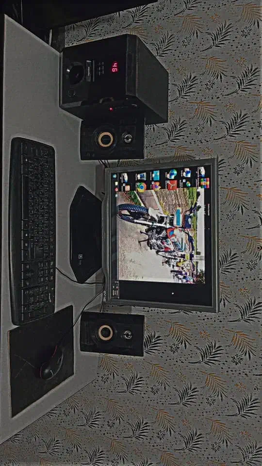 کامپیوتر|رایانه رومیزی|رستم, |دیوار