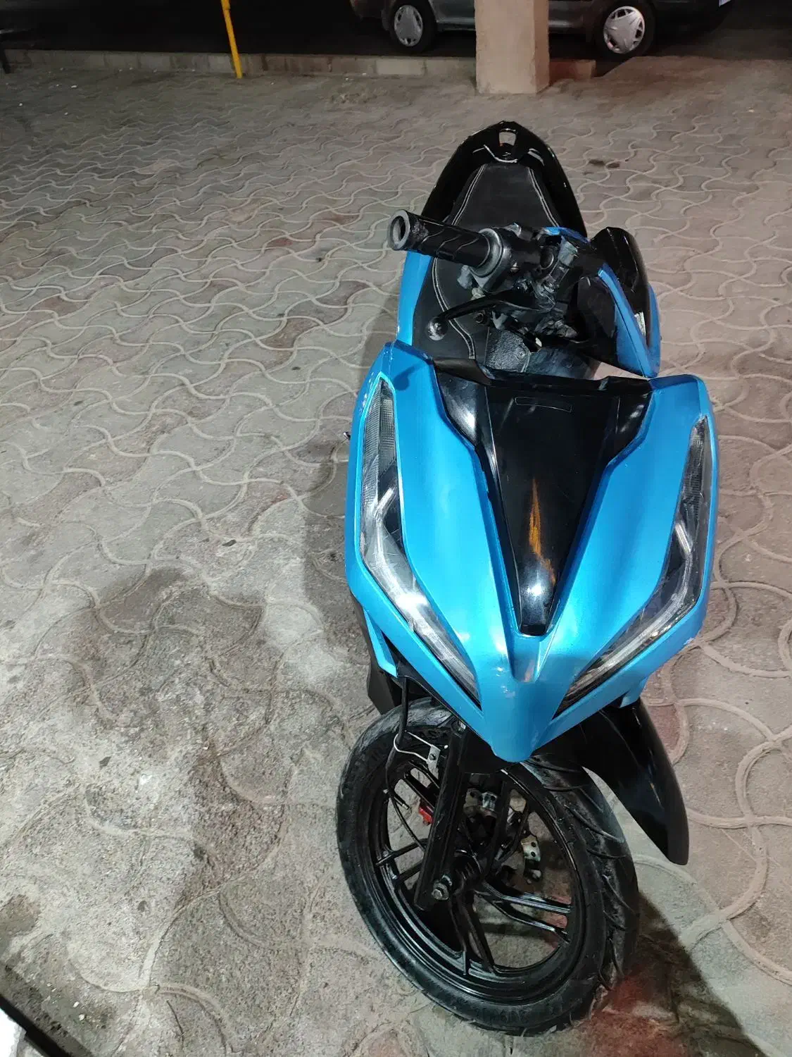 کلیک|موتورسیکلت|بم, |دیوار