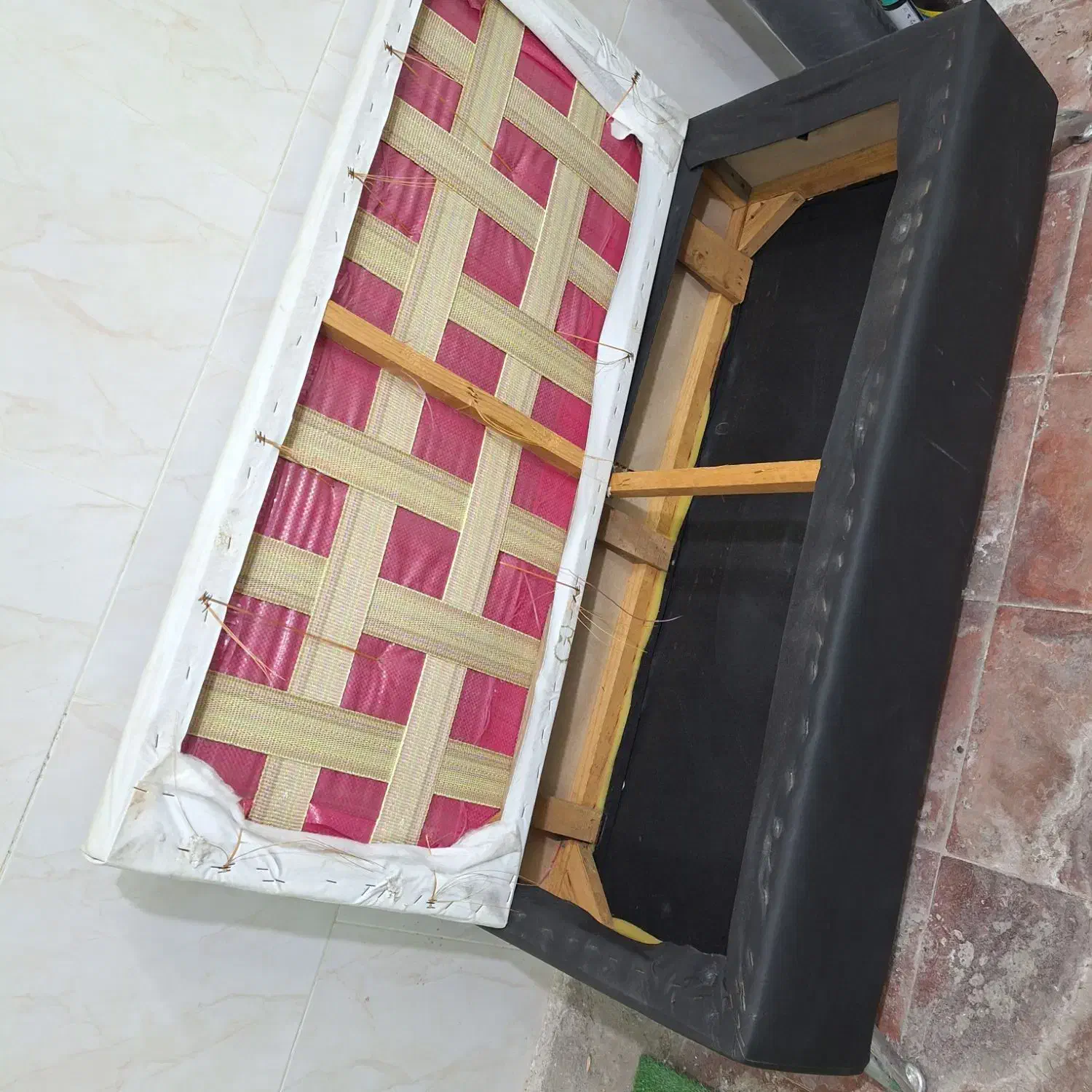 مبل چوب و چرم|مبلمان خانگی و میز عسلی|رشت, معلم|دیوار