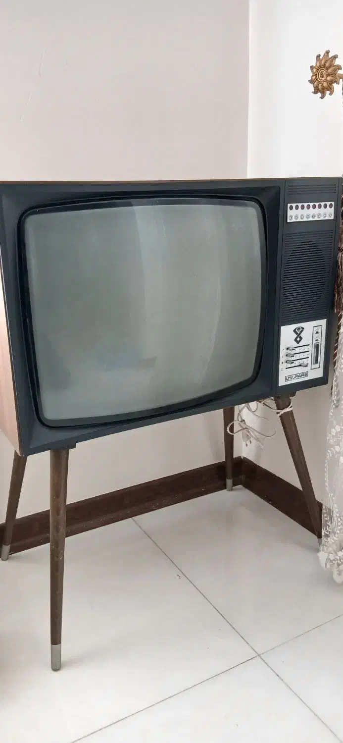 فروش تلوزیون قدیمی|کلکسیون اشیاء عتیقه|اصفهان, جاوان|دیوار