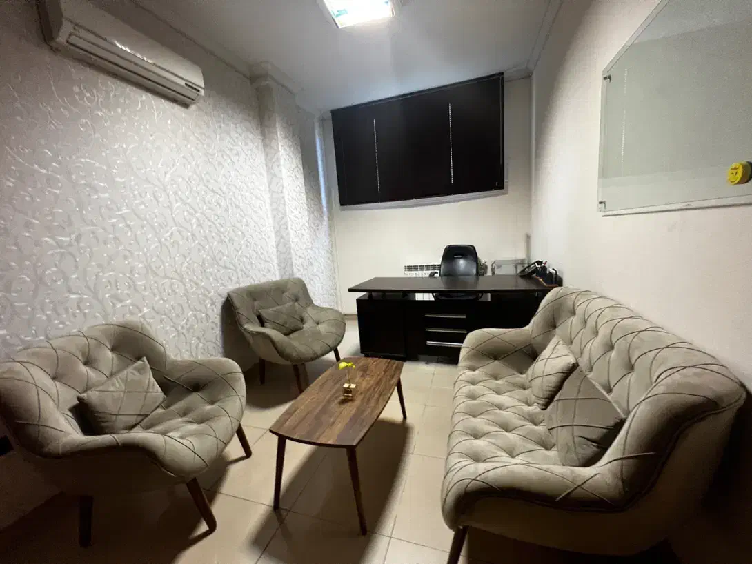 اجاره اتاق اشتراکی تجهیز شده در یک مرکز مشاوره|اجارهٔ دفتر کار، اتاق اداری، مطب|مشهد, سناباد|دیوار