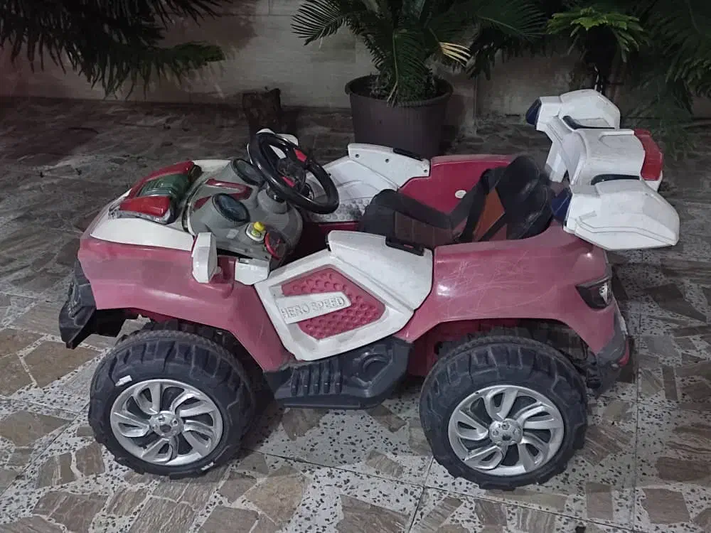 ماشین شارژی دو موتوره|اسباببازی بچه|رشت, سلیمانداراب|دیوار