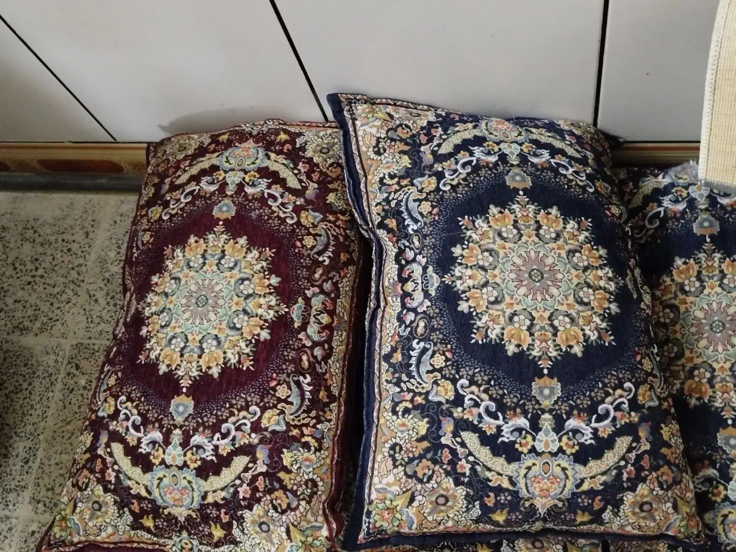 بالشت با جلد|رختخواب، بالش، پتو|خرمآباد, |دیوار