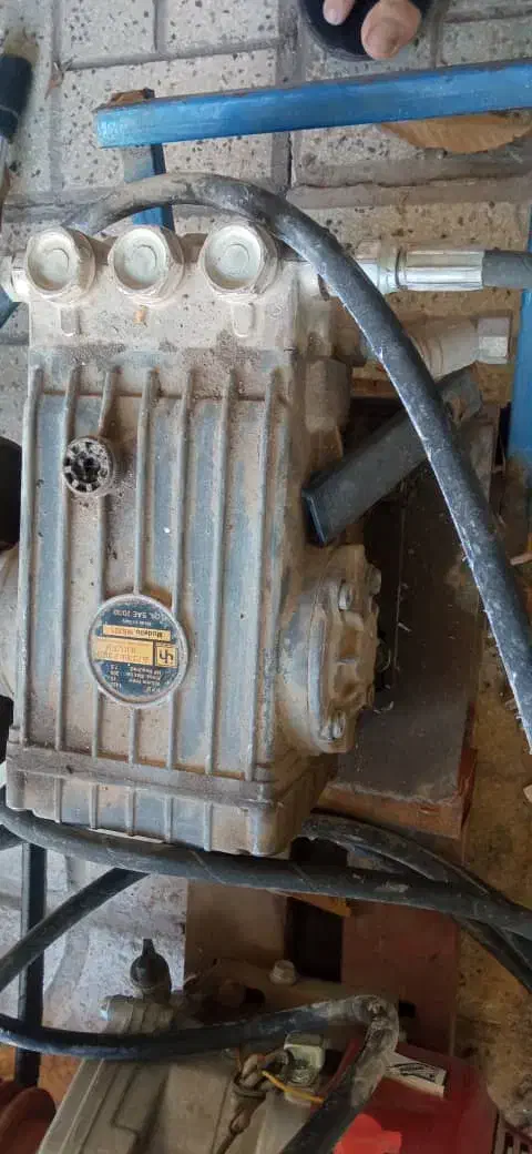 پمپ 200 بار ایتالیایی موتور بنزینی|ماشینآلات صنعتی|شیراز, دارالرحمه|دیوار