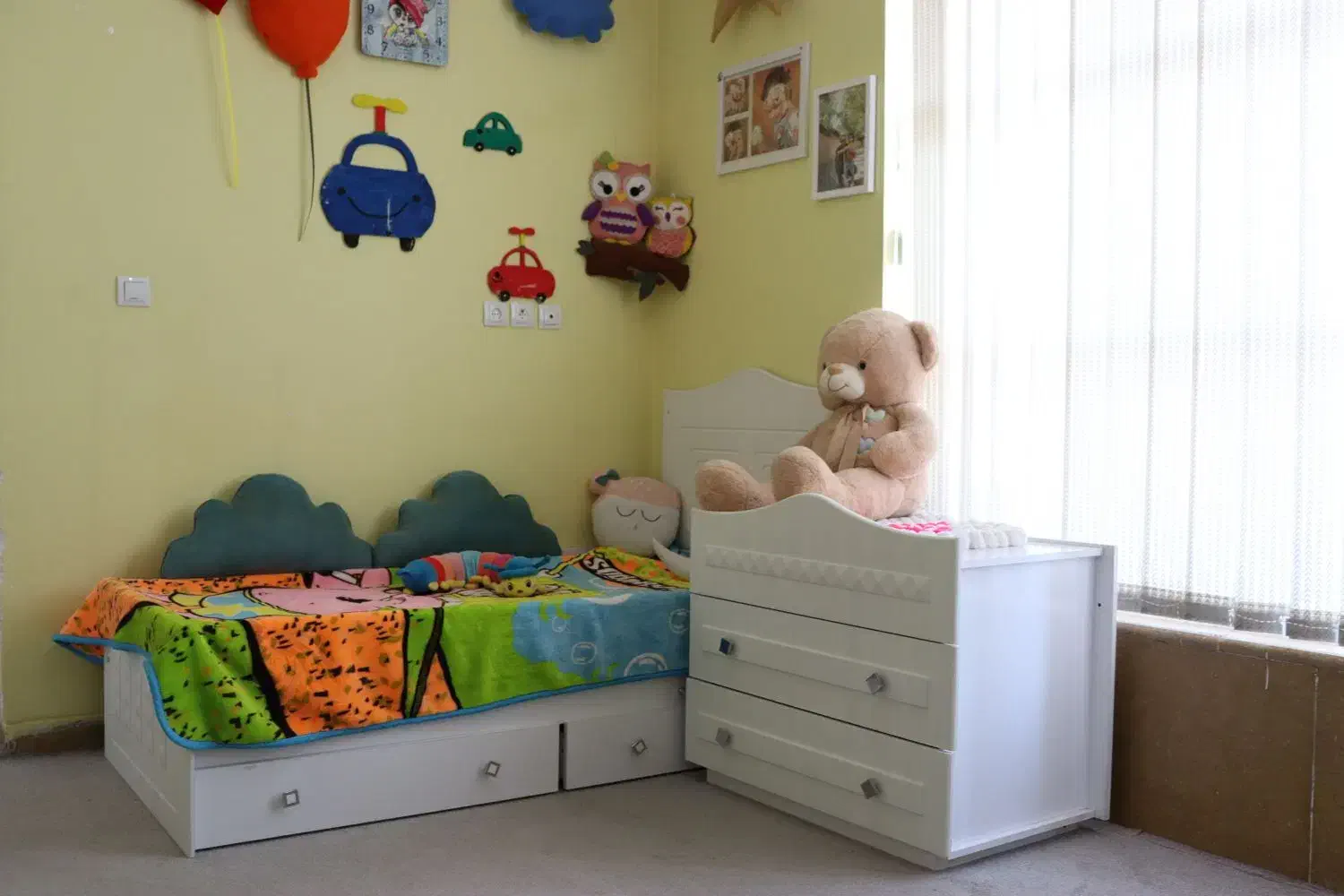 تخت و کمد نوزاد نوجوان|تخت و صندلی بچه|شیراز, شهرک مطهری|دیوار