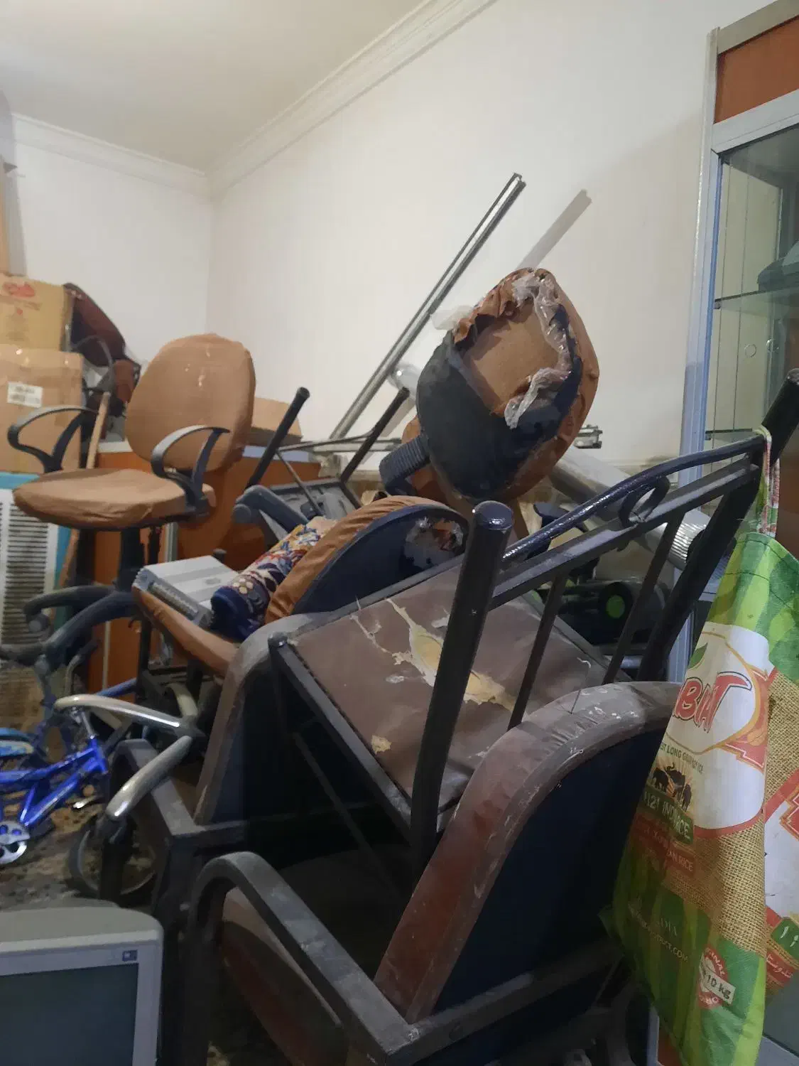 صندلی|صندلی و نیمکت|الشتر, |دیوار