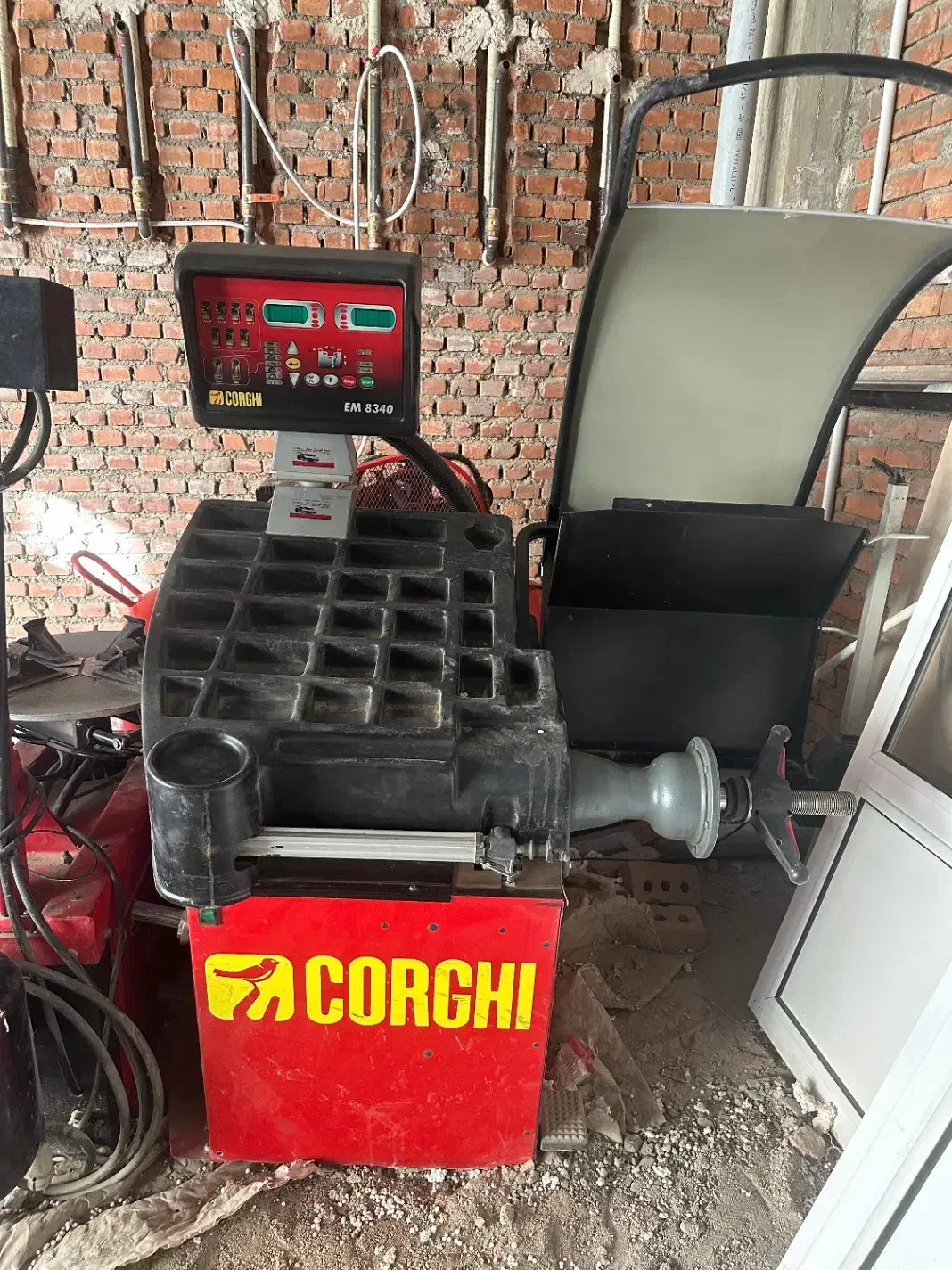 دستگاه بالانس،لاستیک درآر،پمپ باد و دستگاه نیتروژن|ابزارآلات|مهاباد (آذربایجان غربی), |دیوار