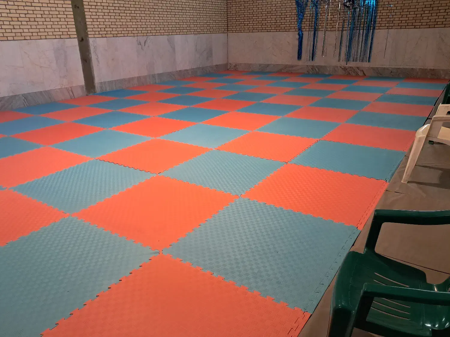 سالن رزمی|اجارهٔ کوتاهمدت دفتر کار و فضای آموزشی|ساوه, |دیوار