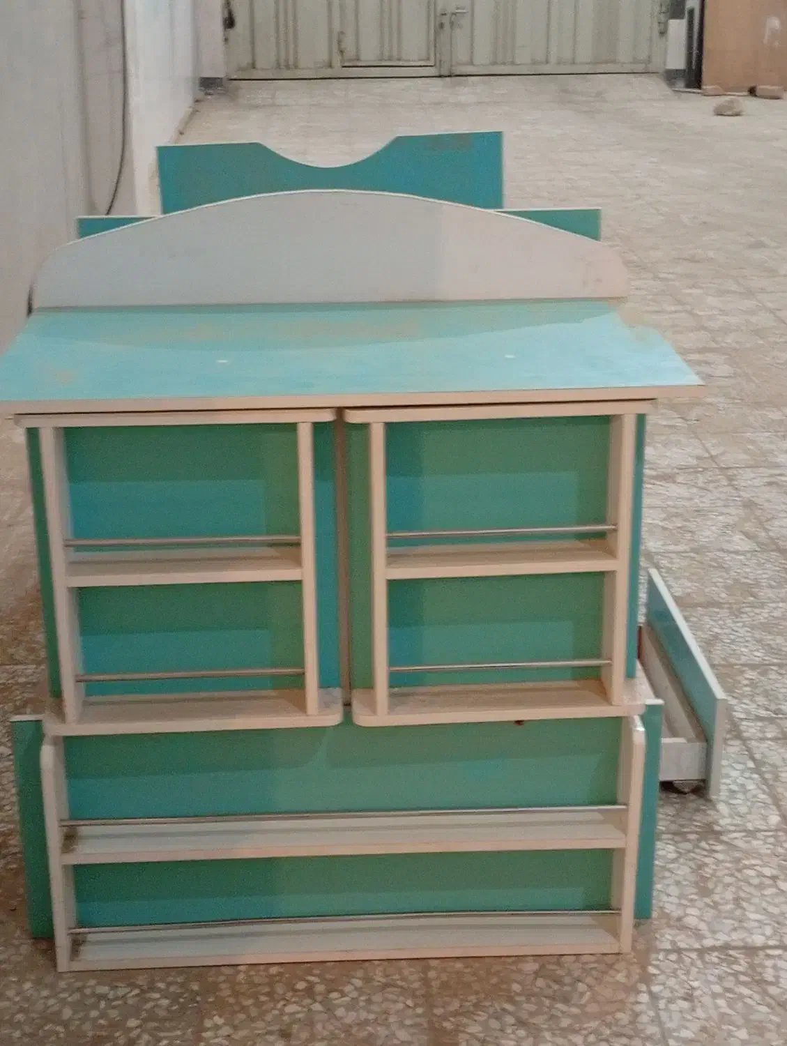 تخت گهواره کودک|تخت و صندلی بچه|بروجرد, |دیوار