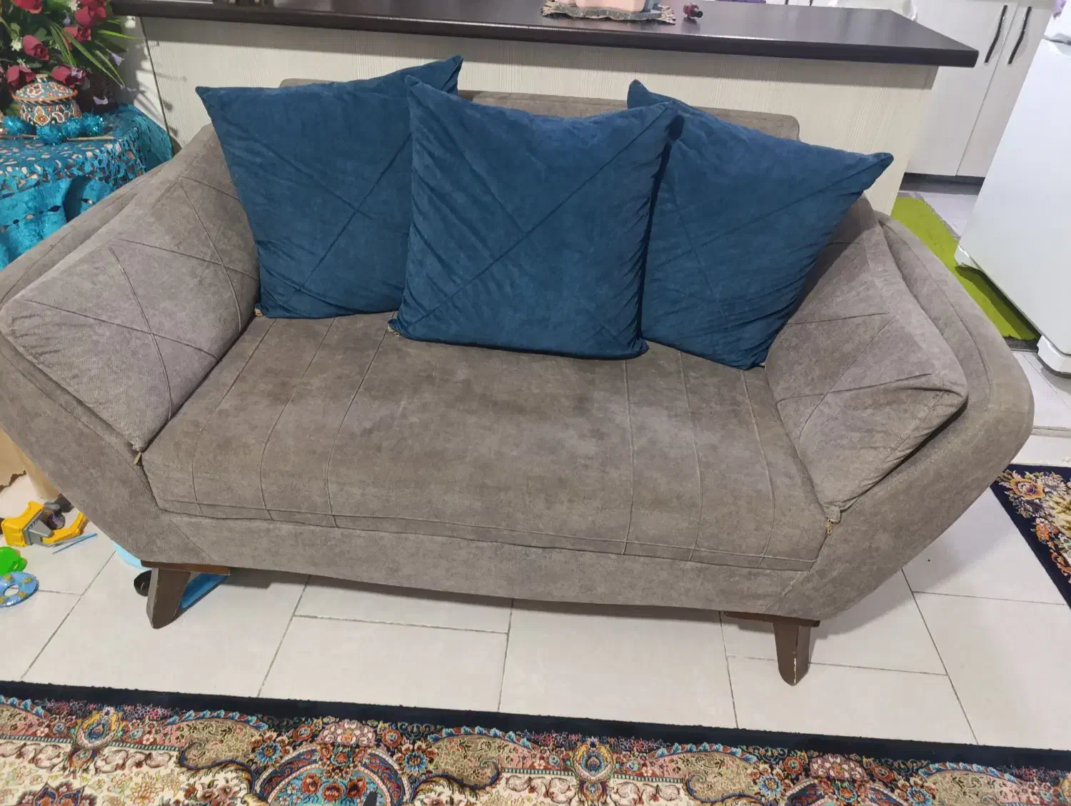 مبل هفت نفره و میز و صندلی ناهار خوری|مبلمان خانگی و میز عسلی|ملارد, |دیوار