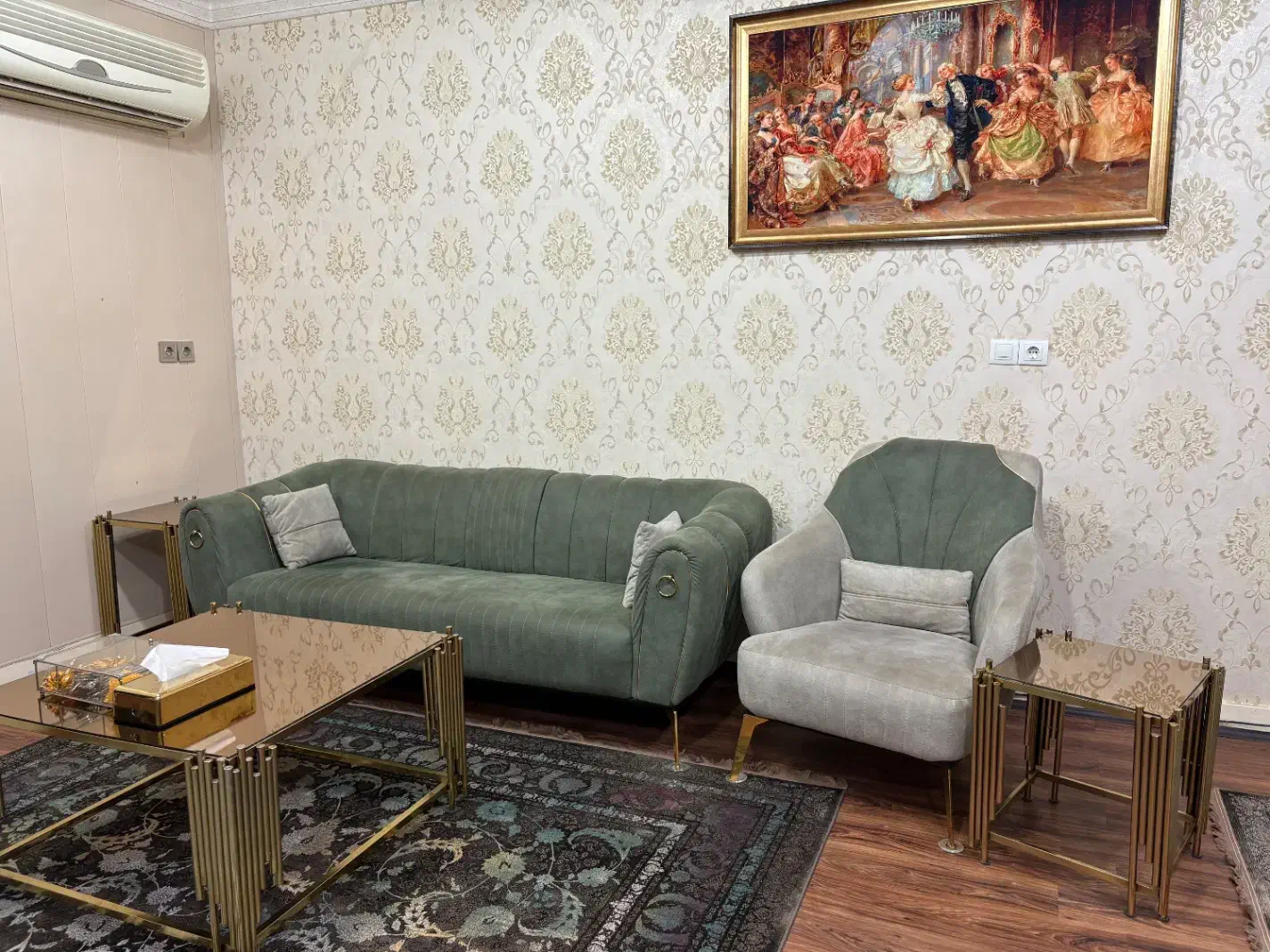 مبل هشت نفره بدون میز و گلمیز|مبلمان خانگی و میز عسلی|اهواز, سپیدار|دیوار