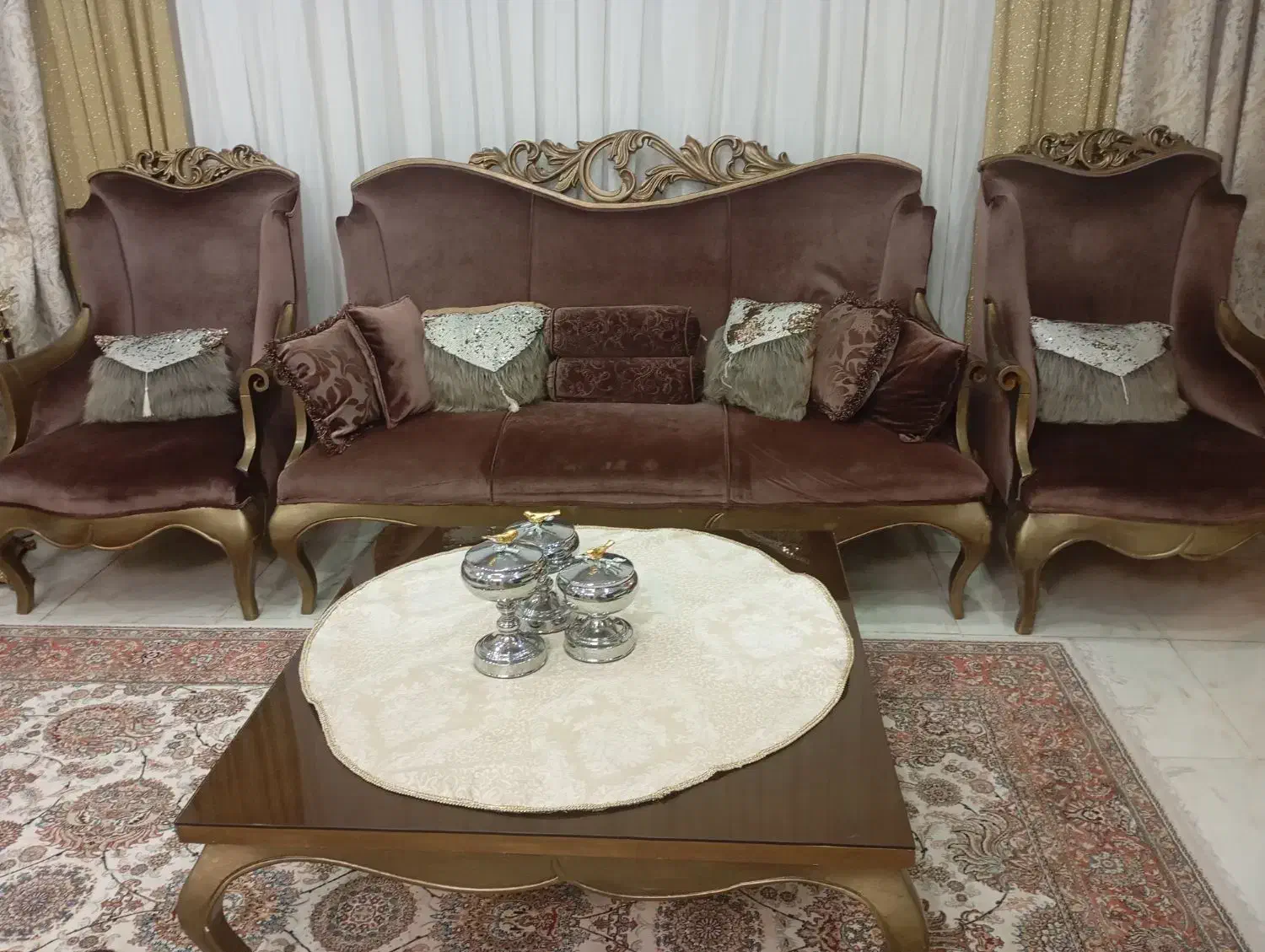 مبل نه نفره شزلون دار همراه میز ناهار خوری 6نفره|مبلمان خانگی و میز عسلی|کرمانشاه, |دیوار