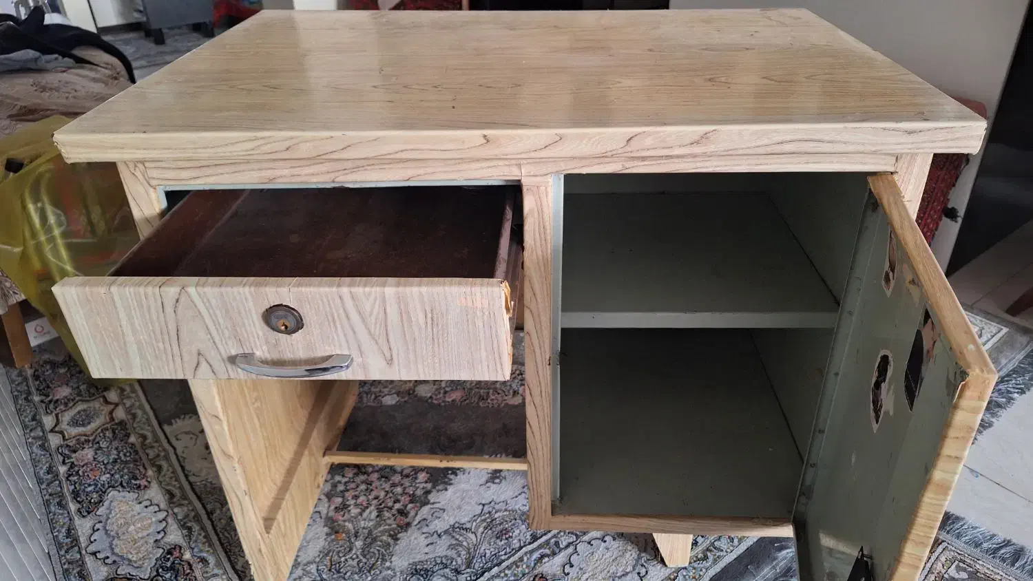 میز تحریر آهنی|میز تحریر و کامپیوتر|پاکدشت, شهرک امام رضا|دیوار