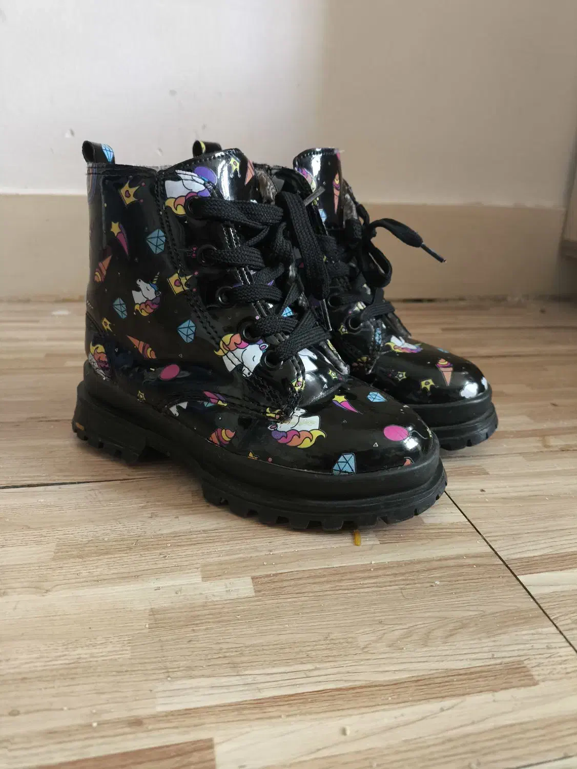 نیم بوت سایز 27 و کتونی اسپرت سایز 23|کفش و لباس بچه|فردیس, فردیس|دیوار