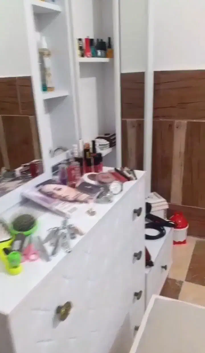 فروش تخت خواب و رو تختی و میز آرایشی|تخت و سرویس خواب|سیرجان, |دیوار