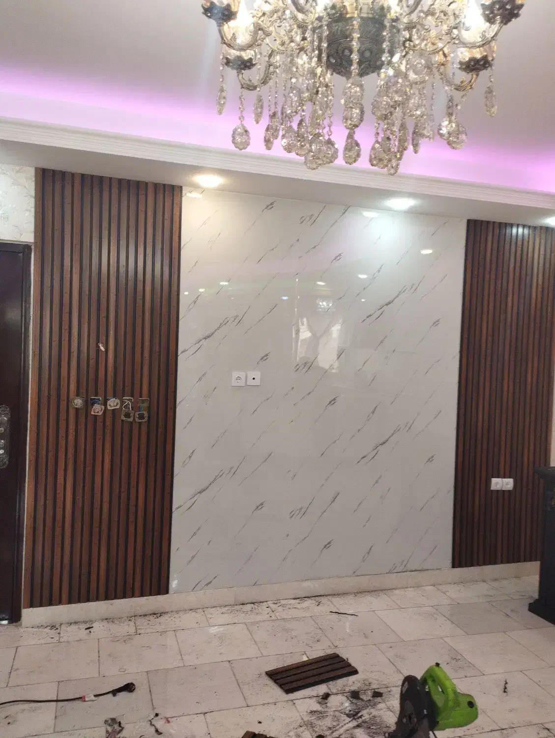 نصب و نصاب قرنیز پارکت کفپوش ماربل شیت ترمو وال و|خدمات پیشه و مهارت|سمنان, |دیوار