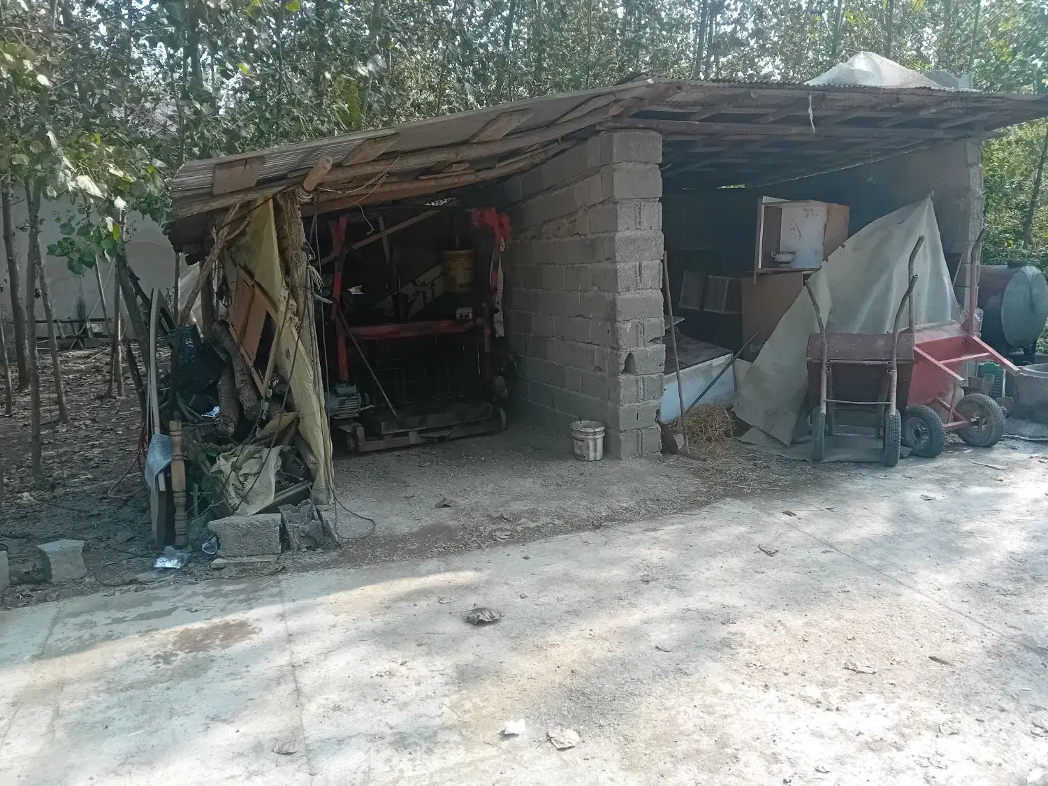 اجاره یک کارگاه بلوکسازی بایک واحد مسکونی|اجارهٔ خانه و ویلا|لاهیجان, بازکیاگوراب|دیوار