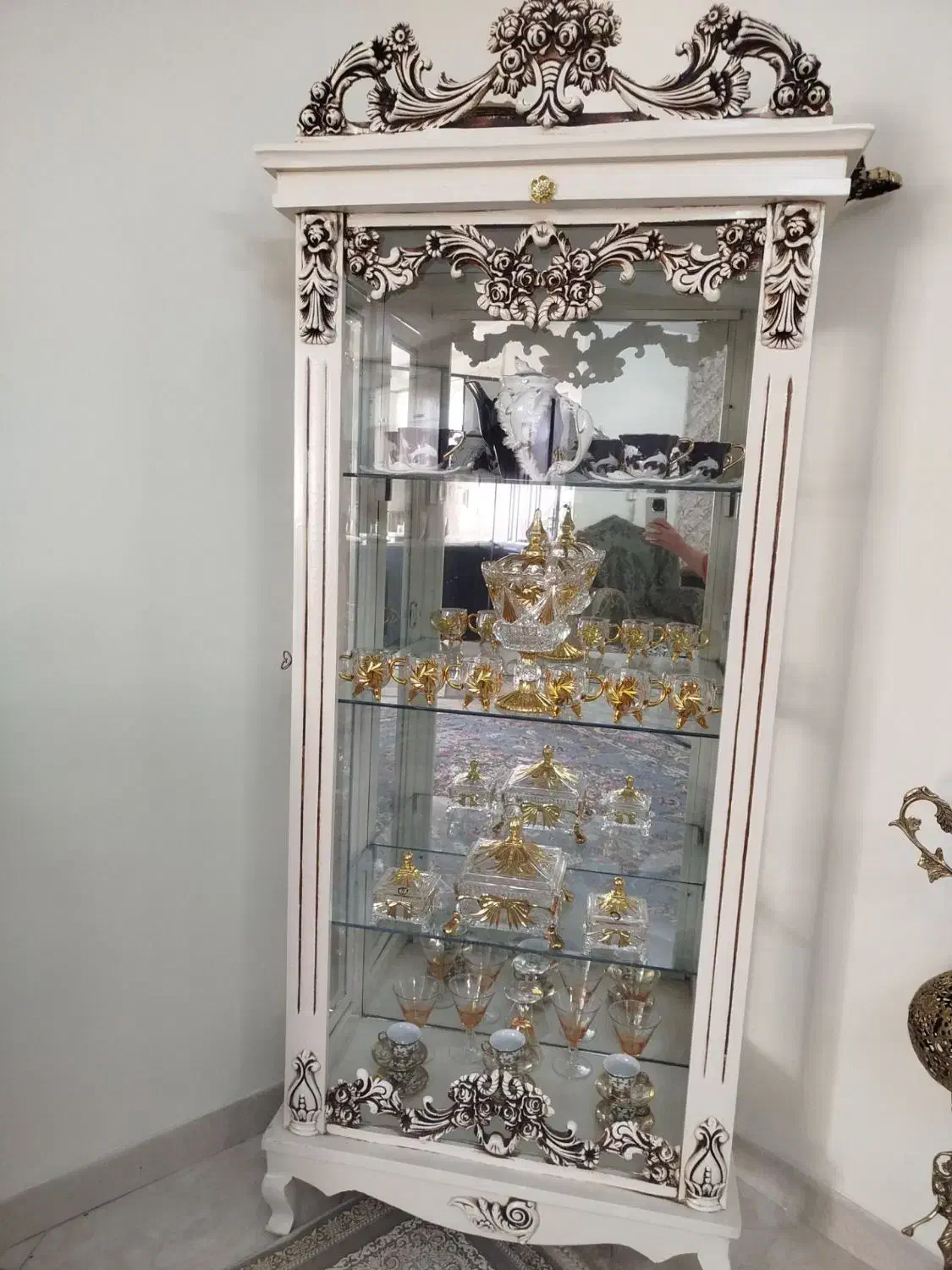 ساعت دیواری و بوفه ویترین تر و تمیز|ساعت دیواری و تزئینی|رباط‌کریم, نصیرشهر|دیوار