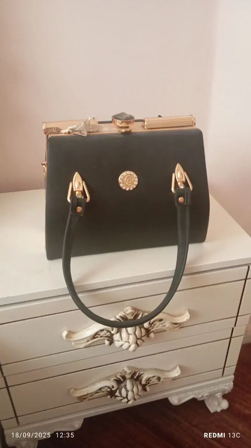 کیف قفلی|کیف، کفش، کمربند|چناران, |دیوار