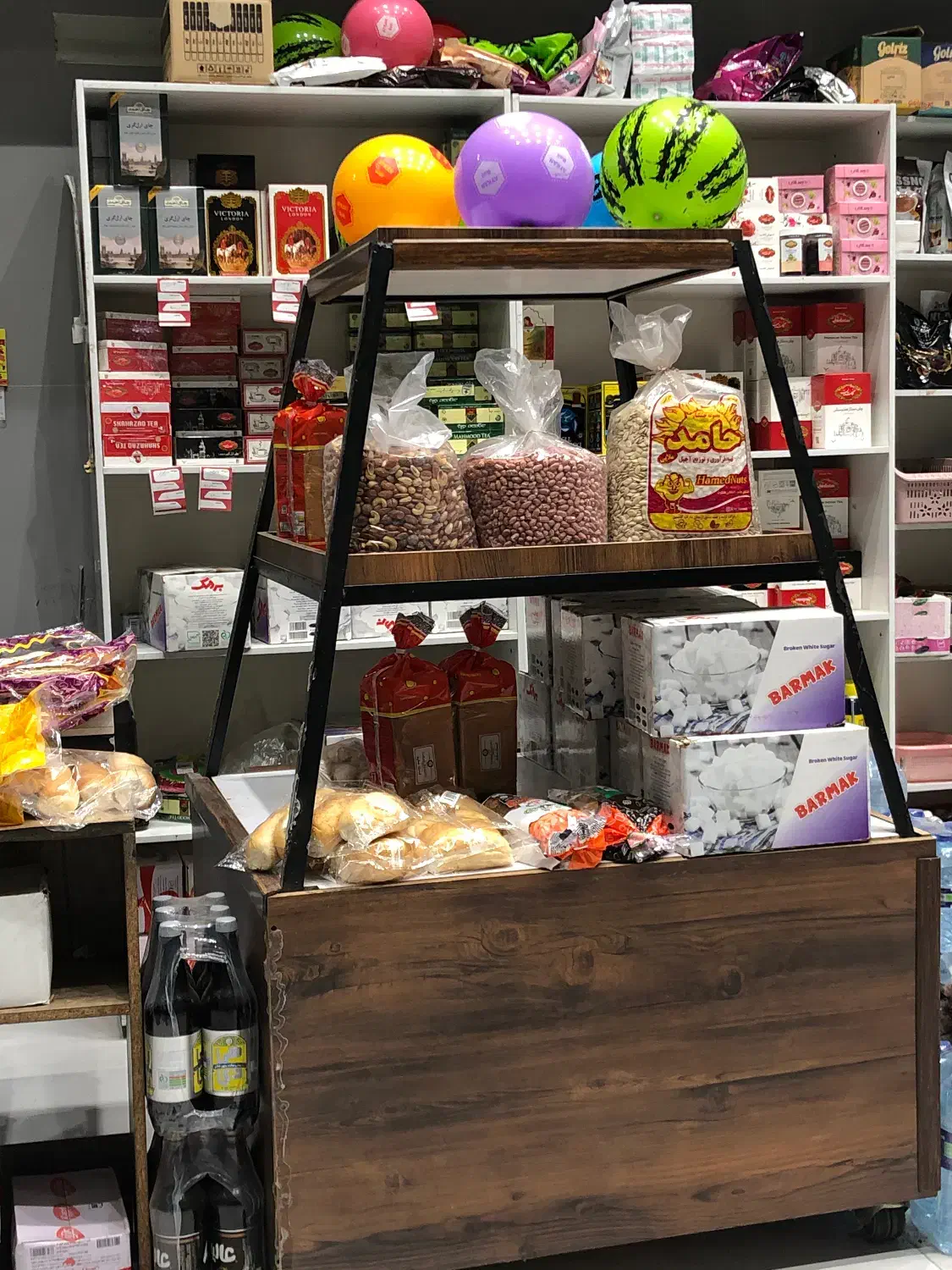 ویترین کالاهای تخفیفاتی|فروشگاه و مغازه|ساری, |دیوار