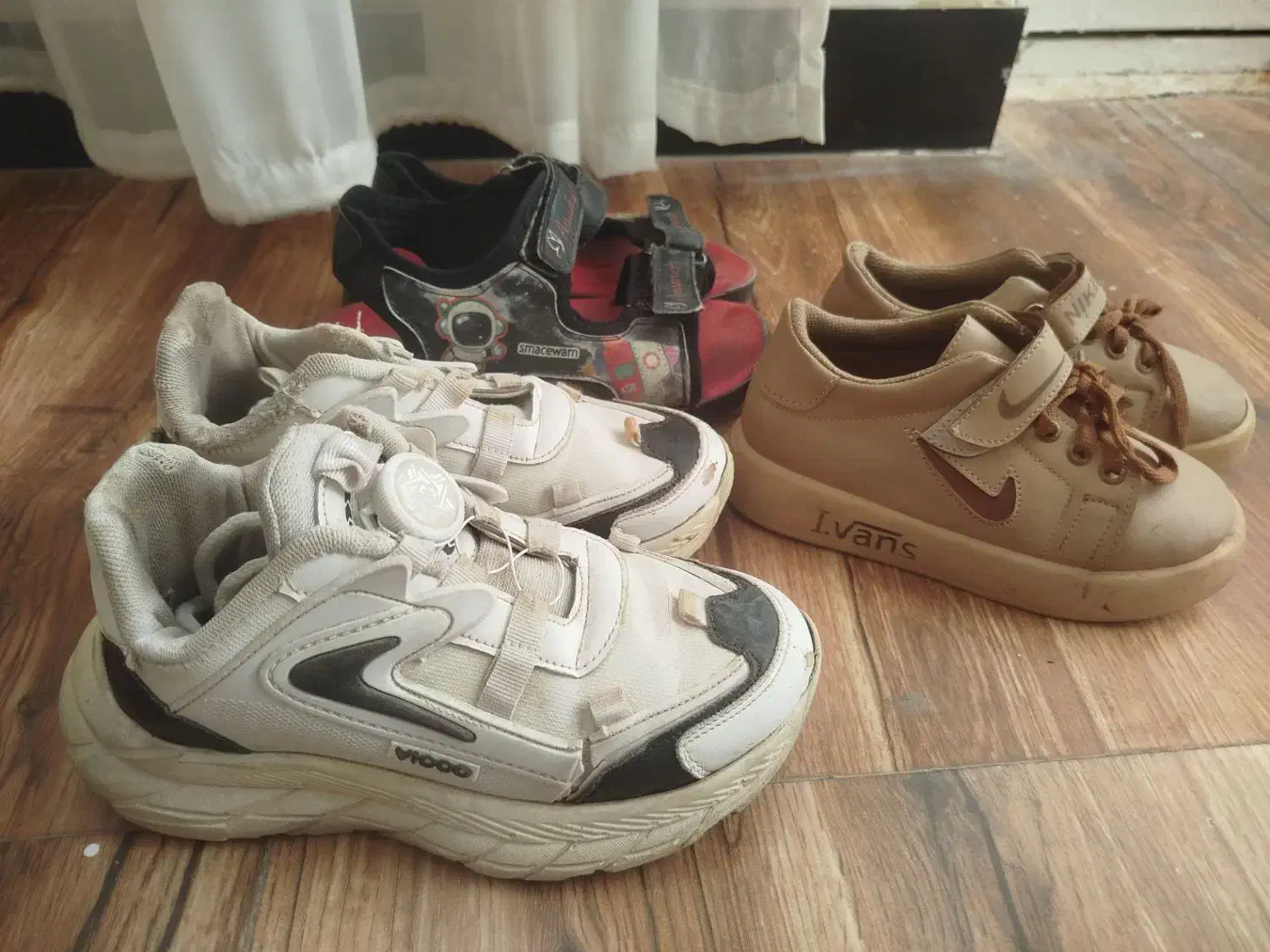 کفش طوسی سایز 37 بسیار تمیز|کیف، کفش، کمربند|تربتحیدریه, حسنی بالا|دیوار