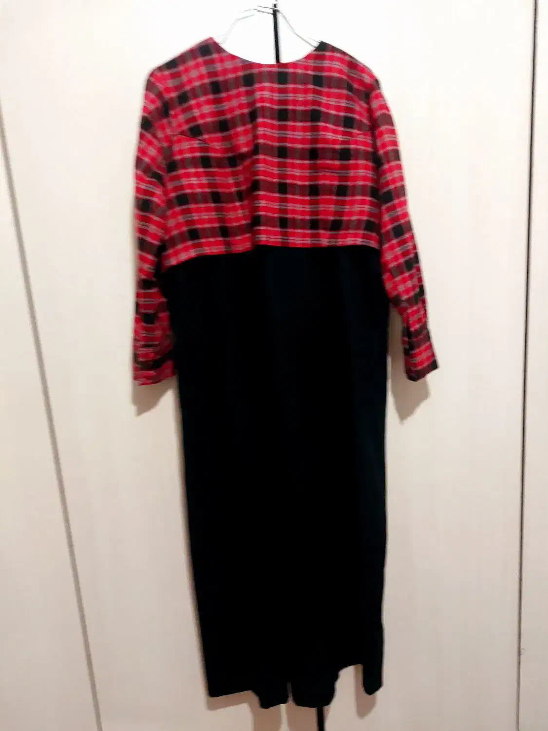 سارافون و رویی|لباس|فولادشهر, B8|دیوار