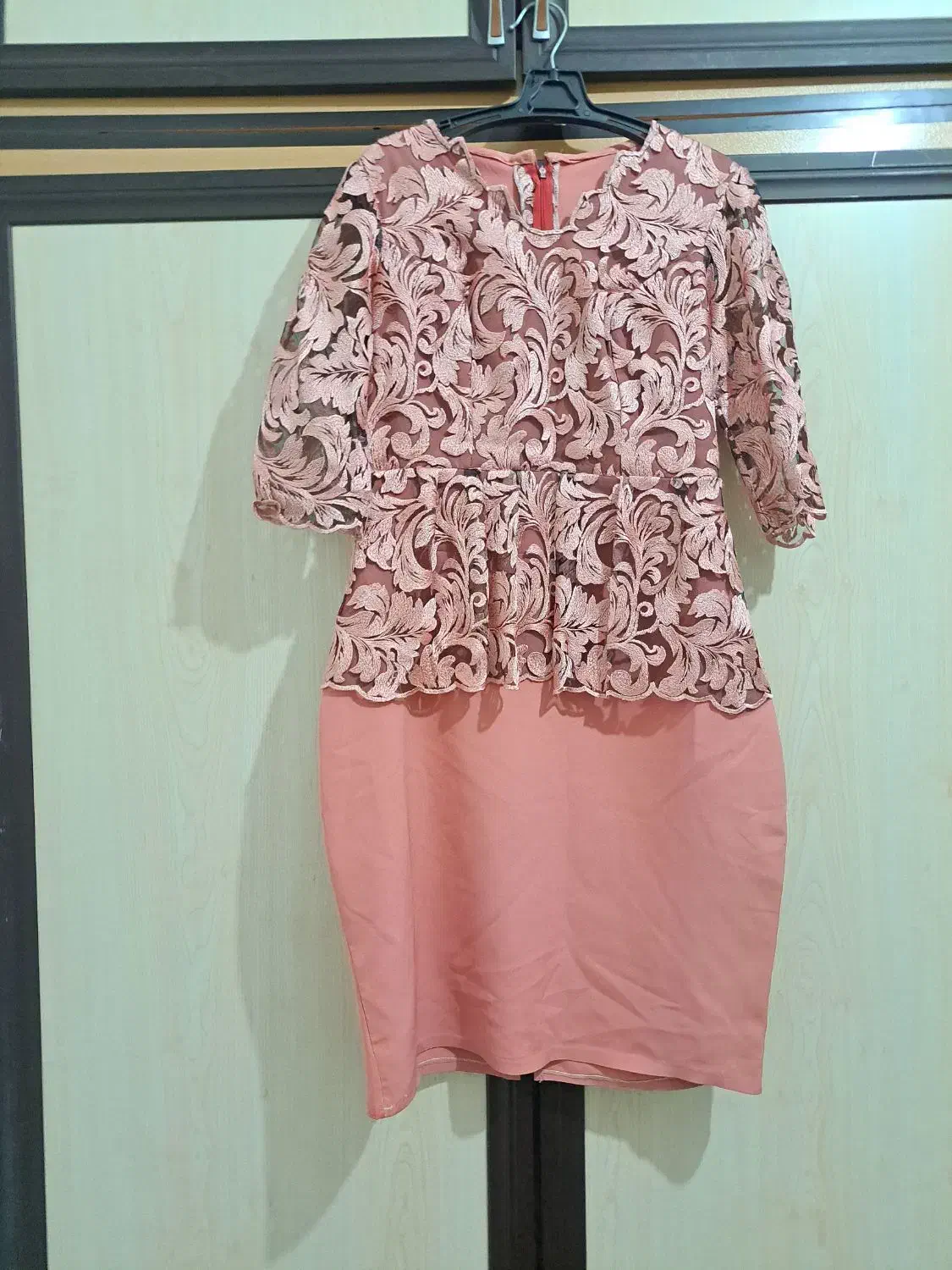 تعدادی لباس مجلسی|لباس|اردبیل, |دیوار