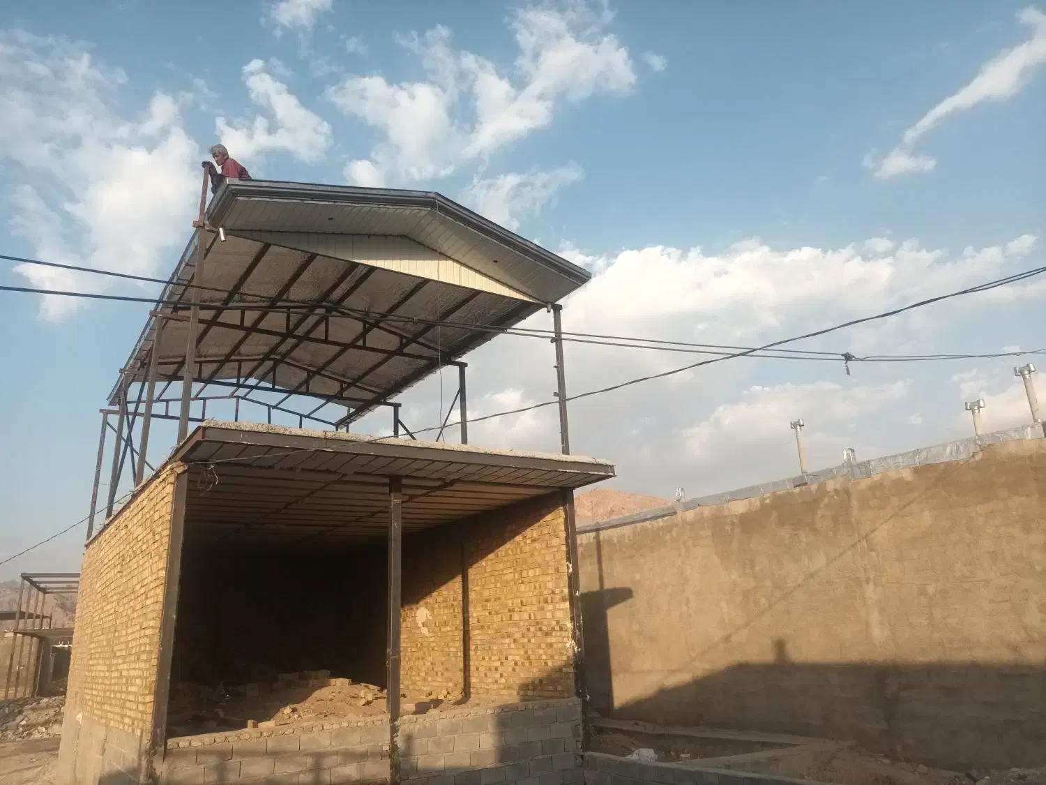 نصب شیروانی سردری آردواز تعمیر ایرانیت|خدمات پیشه و مهارت|شهریار, شهریار|دیوار