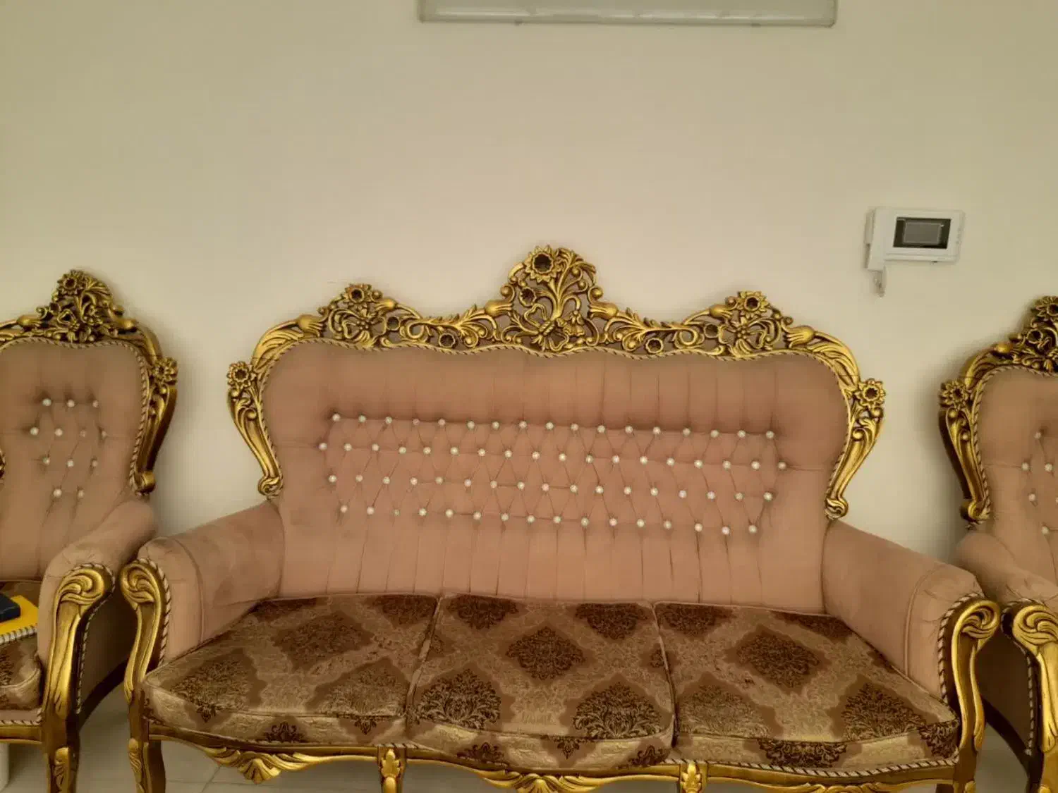 مبلمان سلطنتی|مبلمان خانگی و میز عسلی|اصفهان, گورتان|دیوار