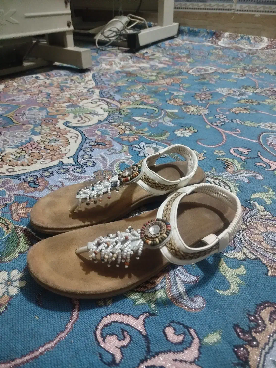 دمپایی|کیف، کفش، کمربند|اهواز, شهرک رزمندگان|دیوار