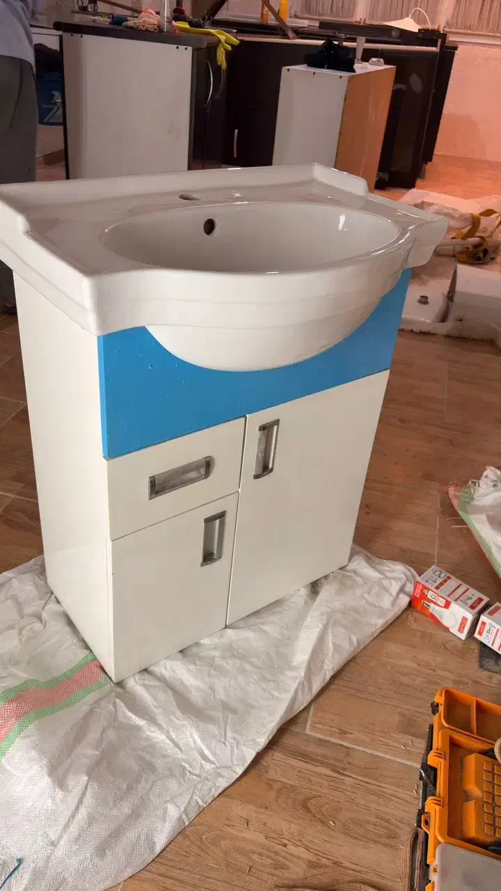 روشویی کمد دار قسمت رویی روشویی سنگی|لوازم سرویس بهداشتی|رشت, رشتیان|دیوار