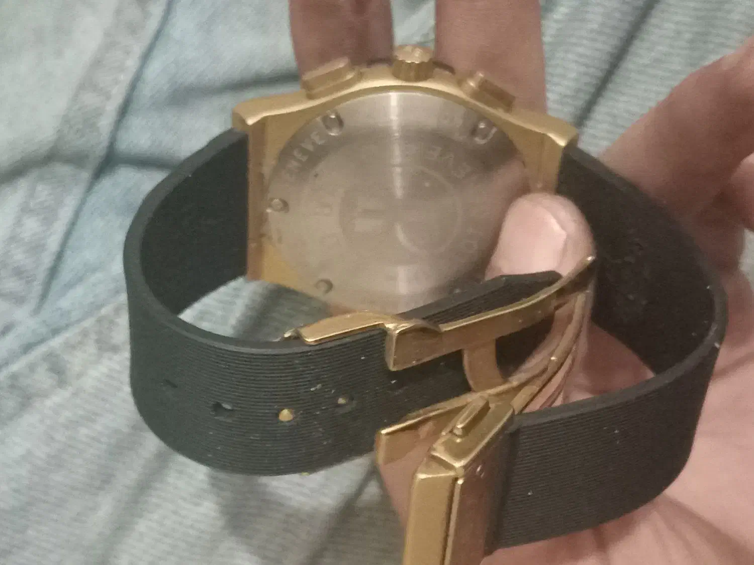 ساعت سه موتوره هابلوت|ساعت|قدس, شهرقدس|دیوار