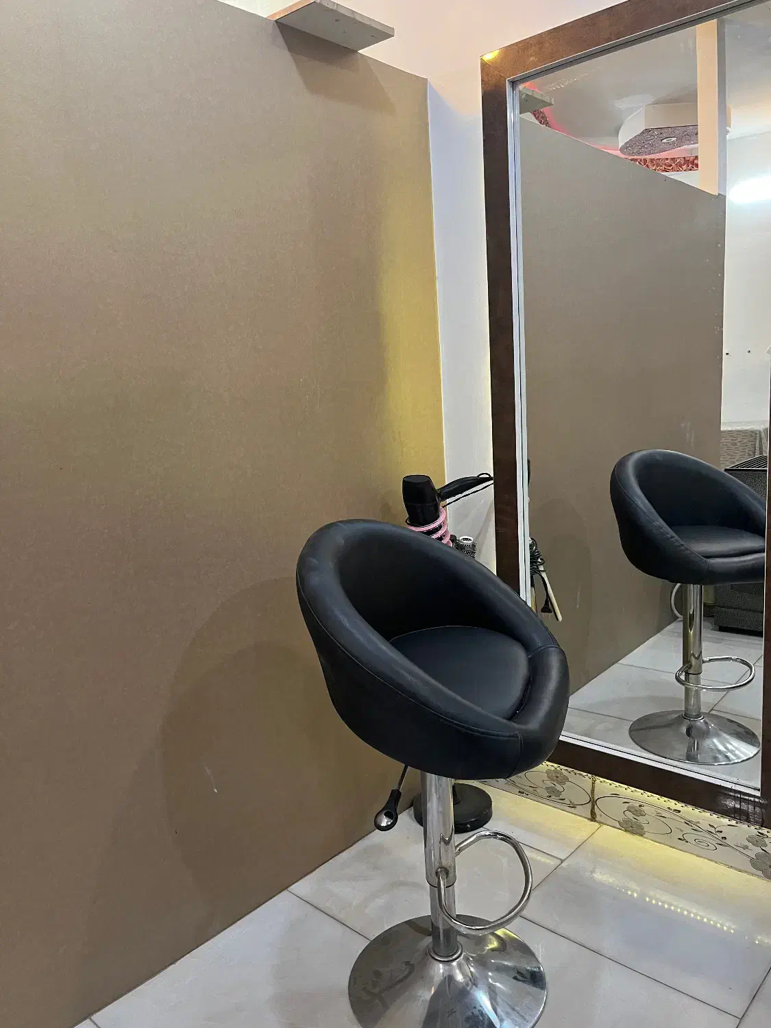 صندلی ارایشگاهی|آرایشگاه و سالنهای زیبایی|سیرجان, |دیوار