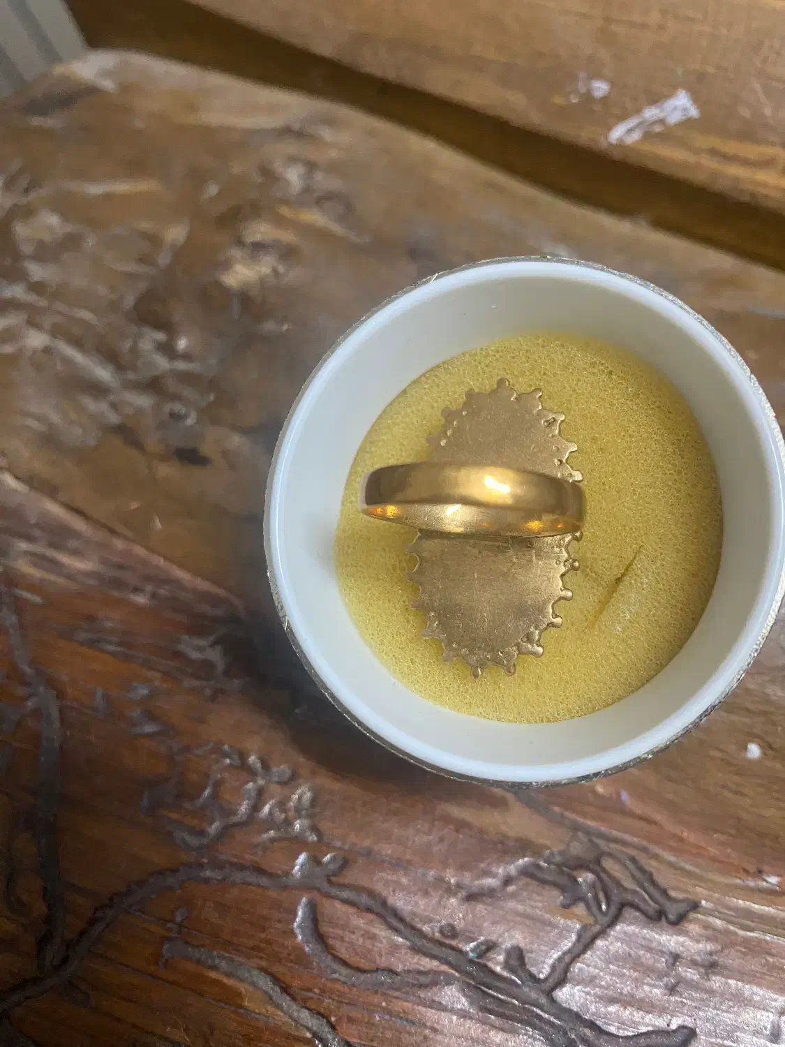 انگشتر|جواهرات|شیراز, فرهنگ شهر|دیوار