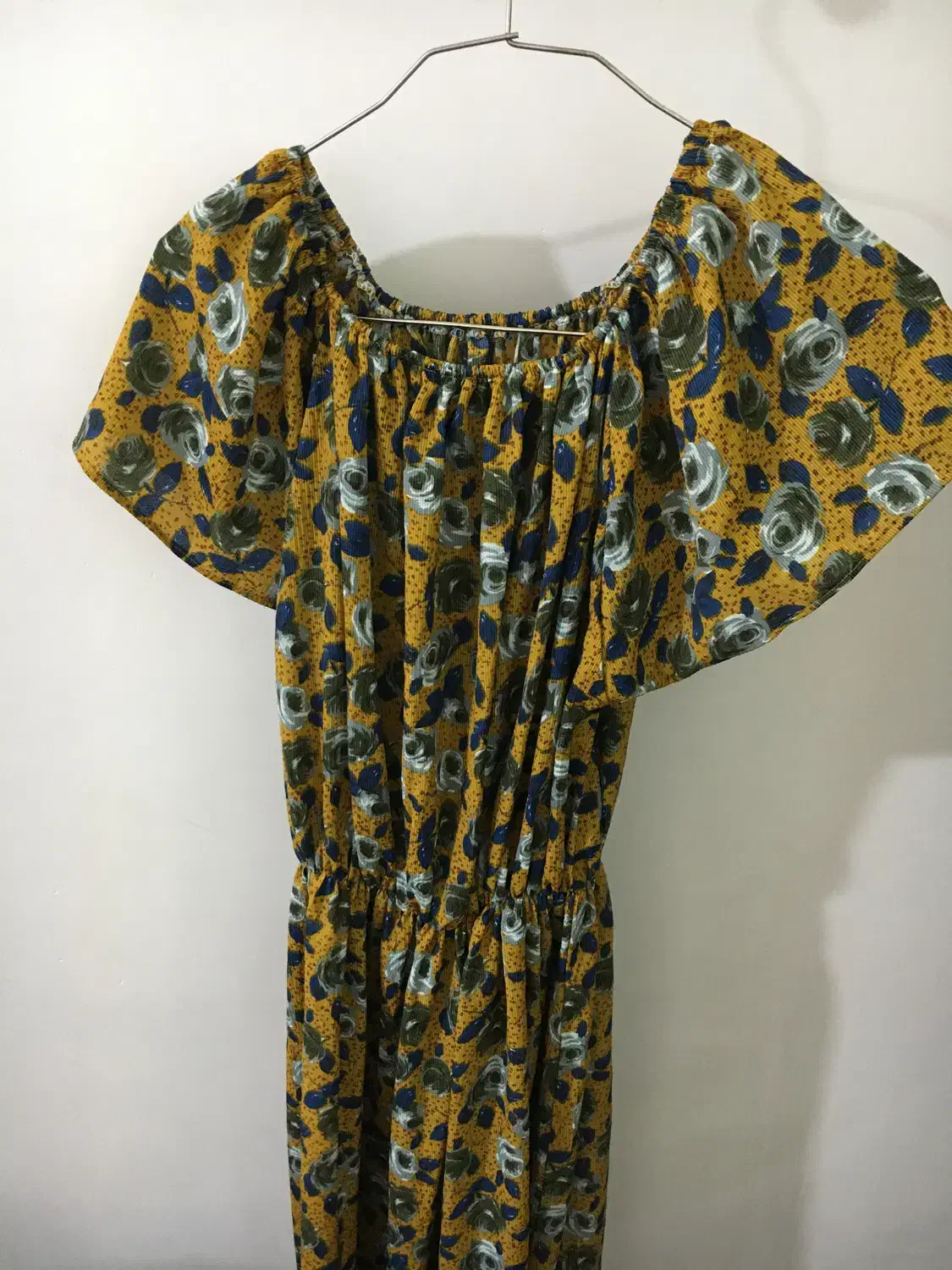 لباس|لباس|آزادشهر, |دیوار