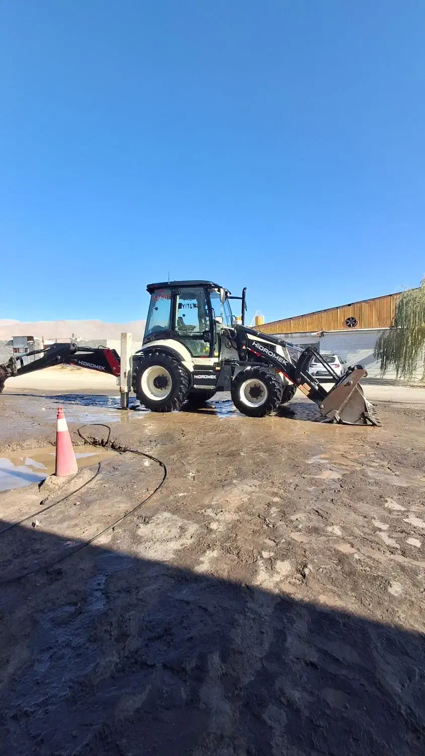 بیل بکهو هیدرومک|خودرو سنگین|دماوند, گیلاوند|دیوار