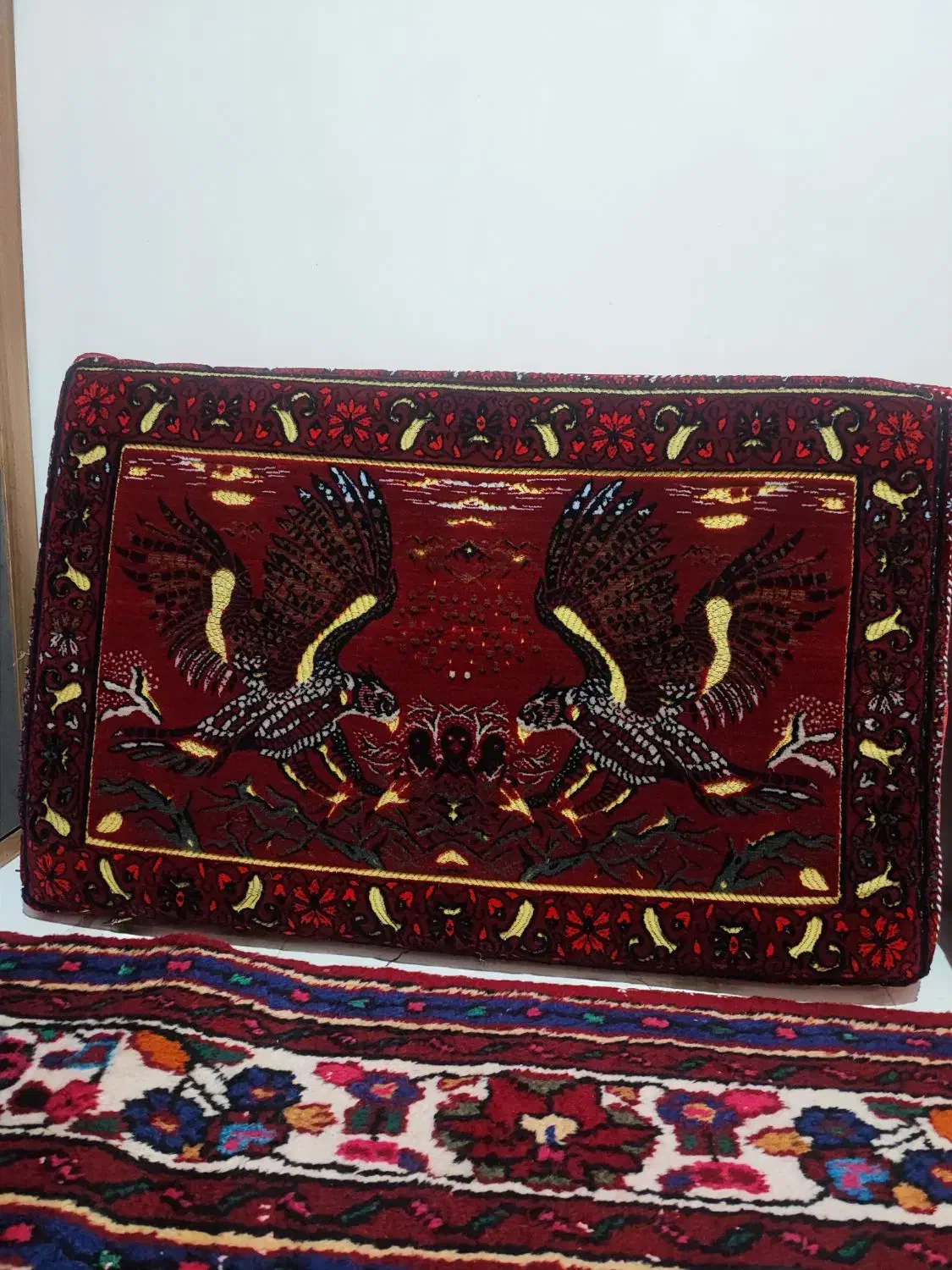 یه جفت پشتی برجسته|پشتی|تبریز, |دیوار