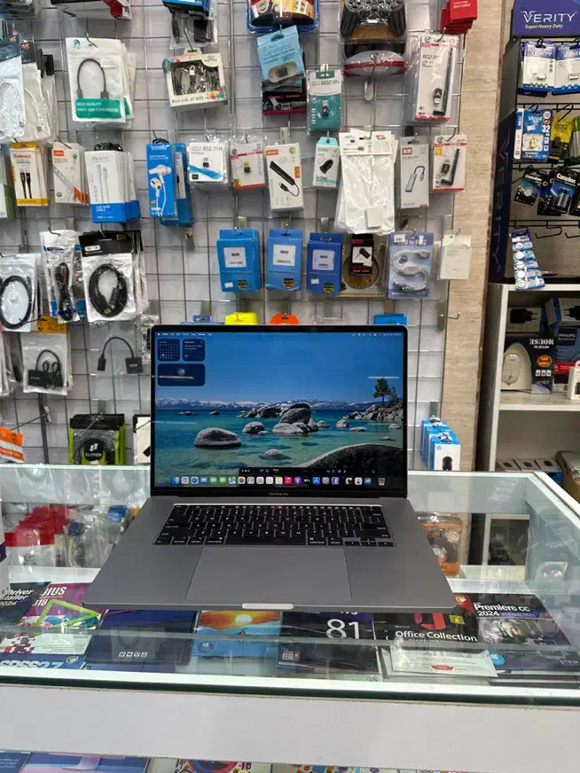 لپ تاپ مک بوک پرو تاچ بار macbook گرافیک مجزا 4k|رایانه همراه|شیراز, زرهی|دیوار