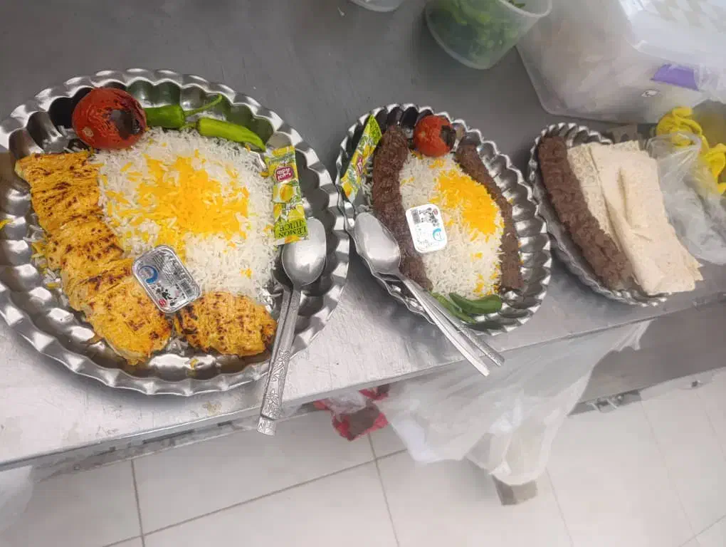 آشپزغیره سیگاری|استخدام خدمات فروشگاه و رستوران|خنجین, |دیوار