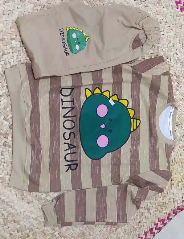 حراج|کفش و لباس بچه|قشم, |دیوار