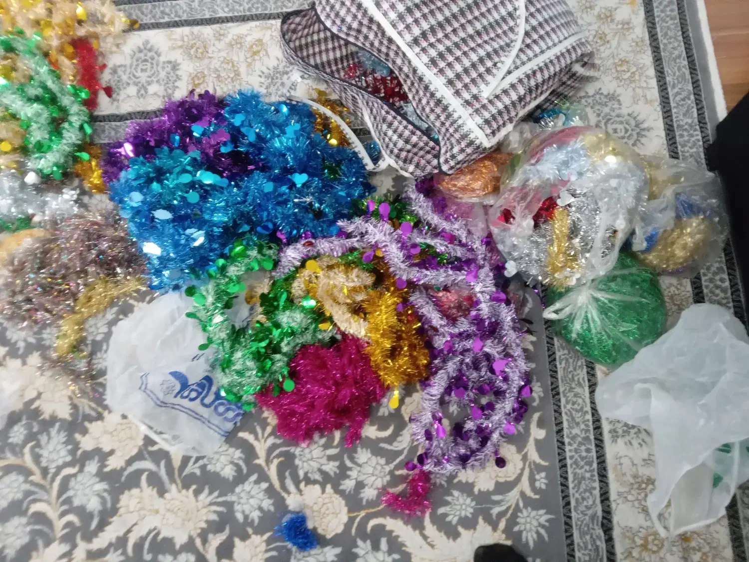 لوازم تم تولد ریسه نخ زری|صنایع دستی و سایر لوازم تزئینی|تهران, مشیریه|دیوار