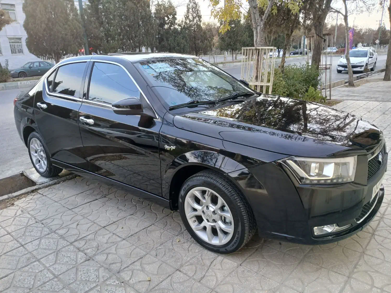 دنا آپشنال ۴۰۳ در حد خشک|خودرو سواری و وانت|اراک, |دیوار