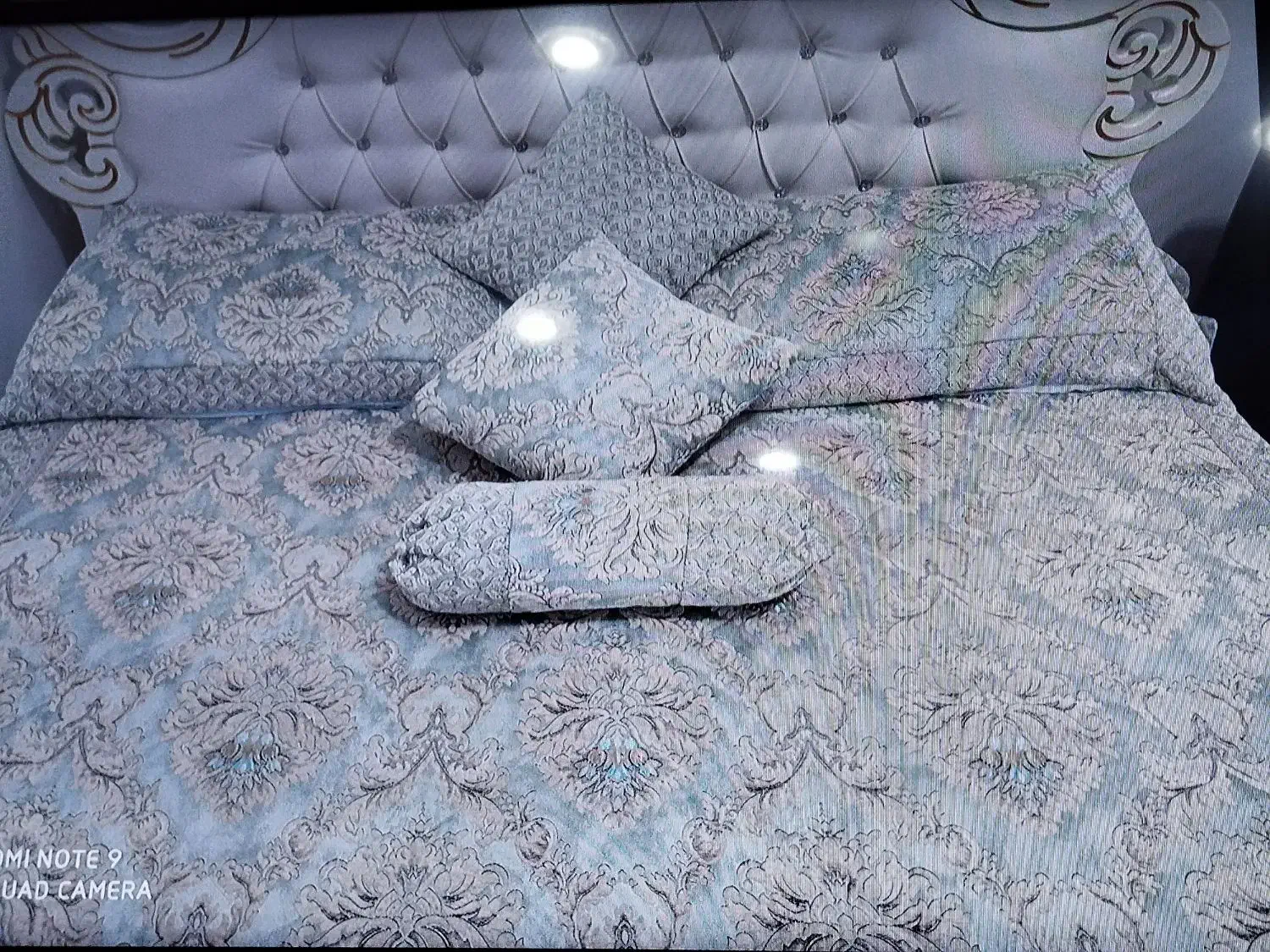 تخت خواب در حد نو|تخت و سرویس خواب|زاینده رود, |دیوار