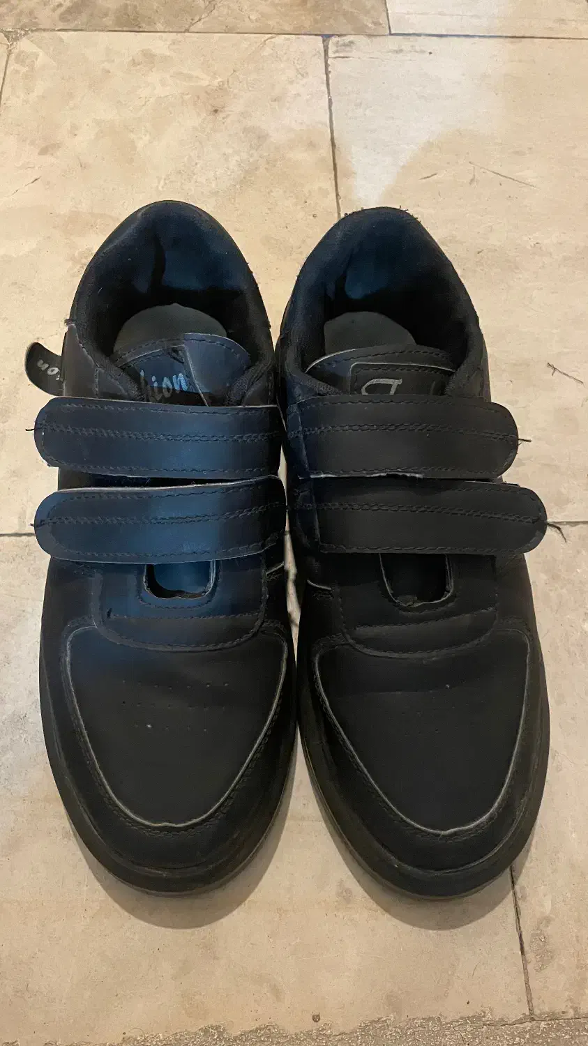 در حد نو هستن کلاه و‌کتونی ونس چسبی و قاب ا|کیف، کفش، کمربند|رباط‌کریم, رباط‌کریم|دیوار